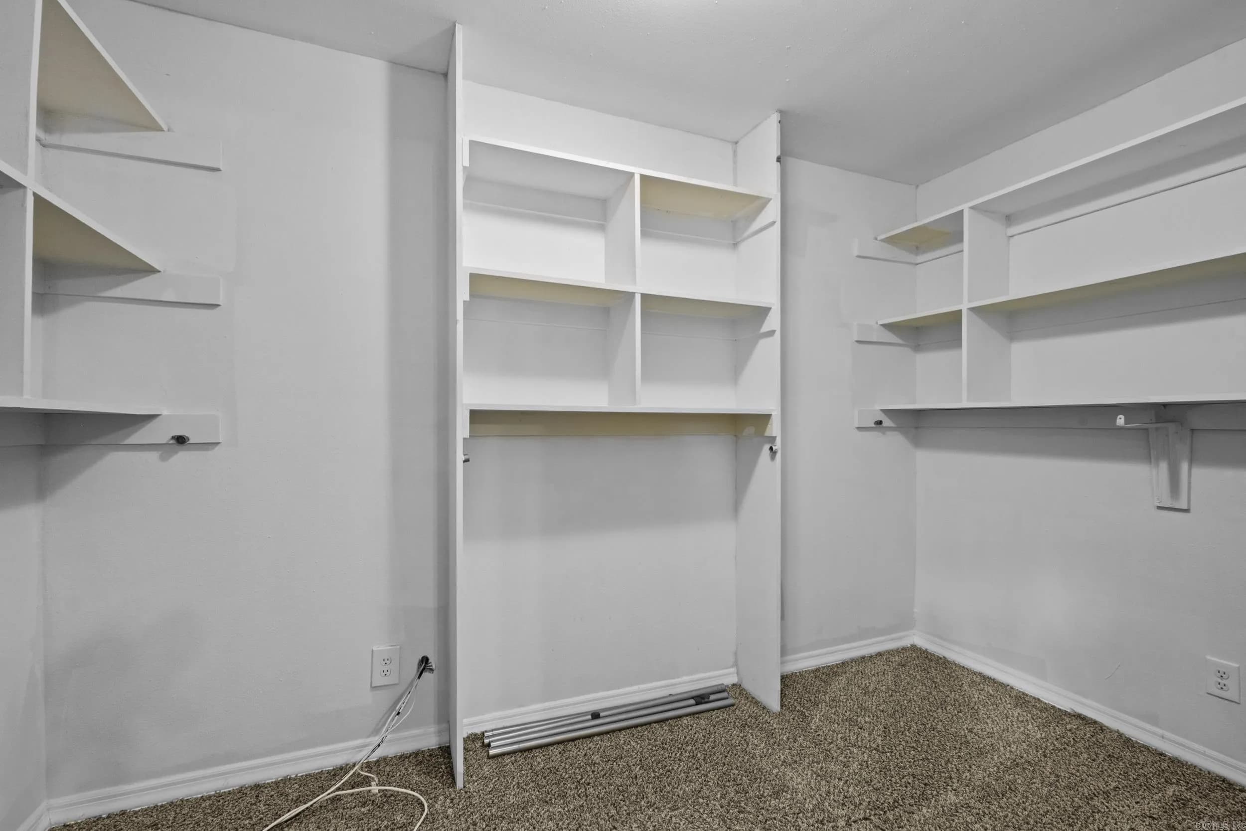 Property at 3320  Dartmouth - Image 36