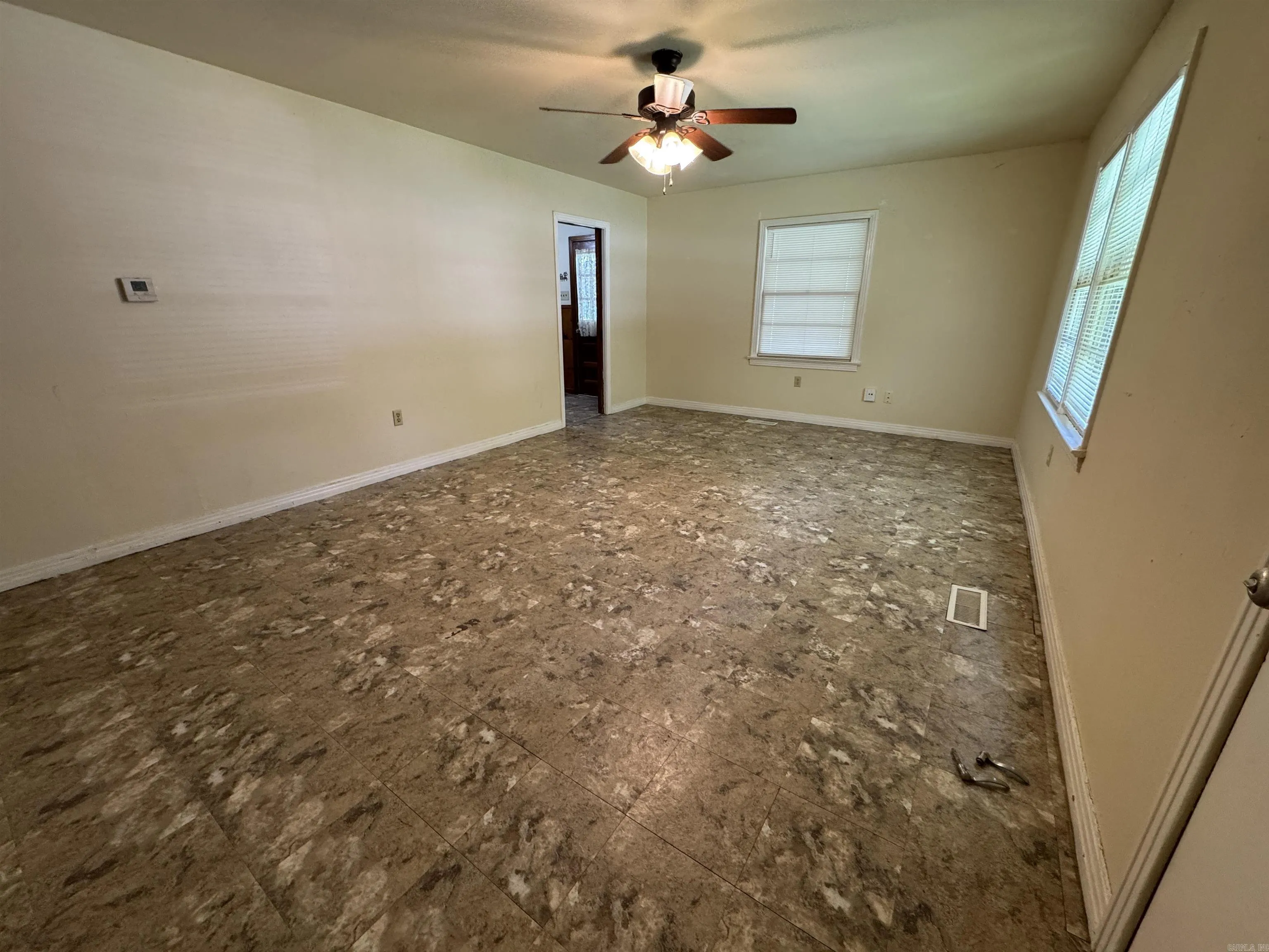 Property at 1648  Davis st - Image 4