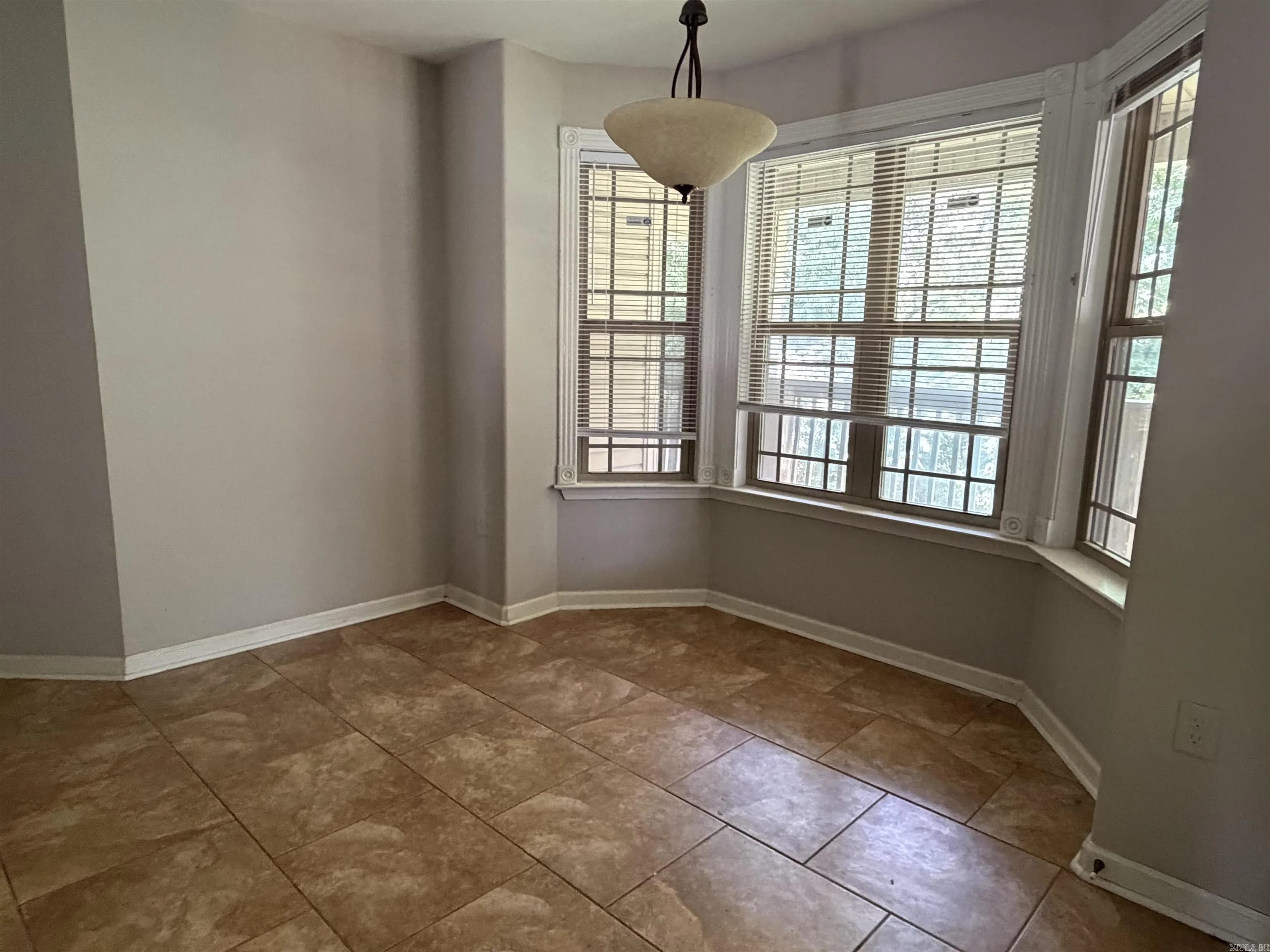 Property at 1065  Skyline - Image 12