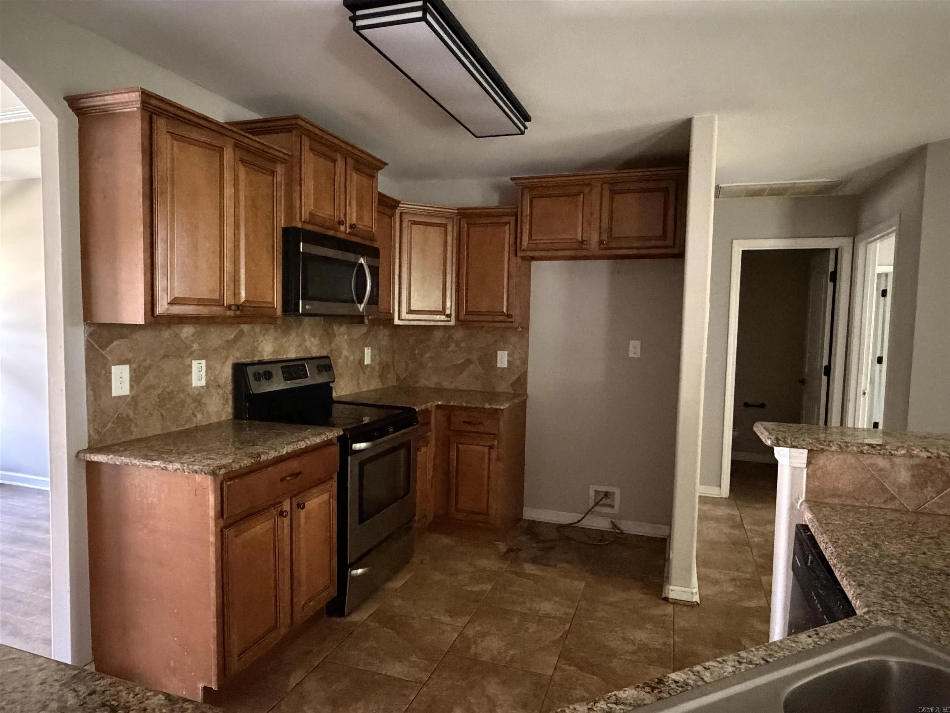 Property at 1065  Skyline - Image 11