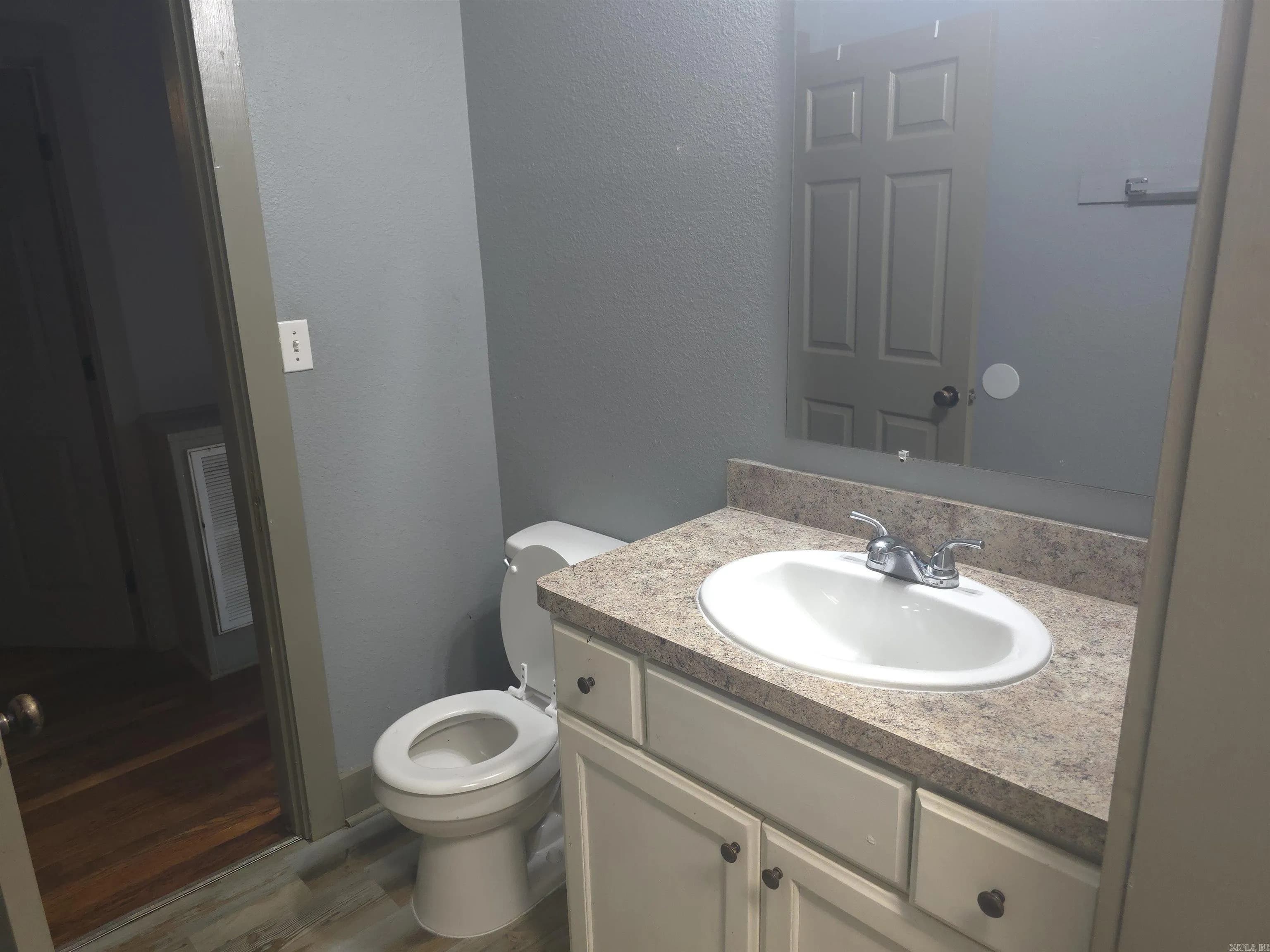Property at 205  Morrison - Image 11