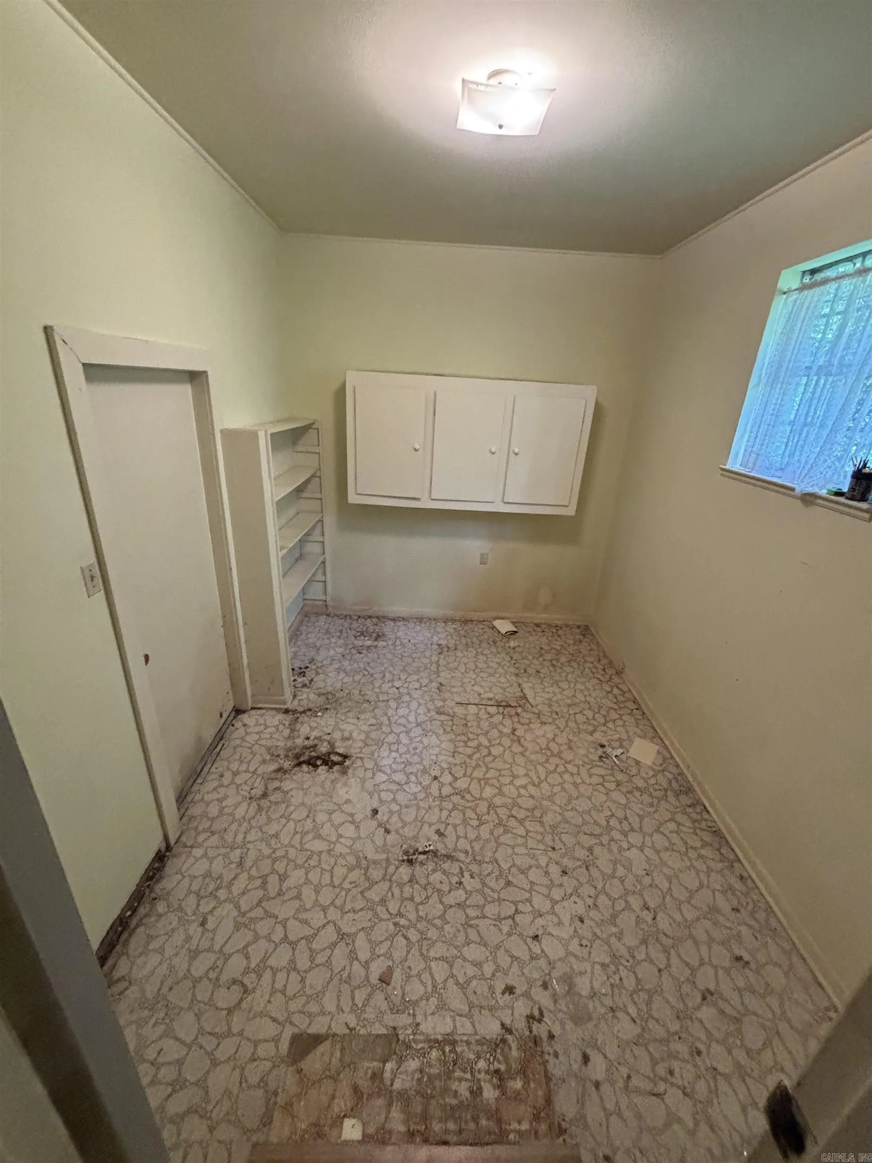 Property at 10004  Kane - Image 16