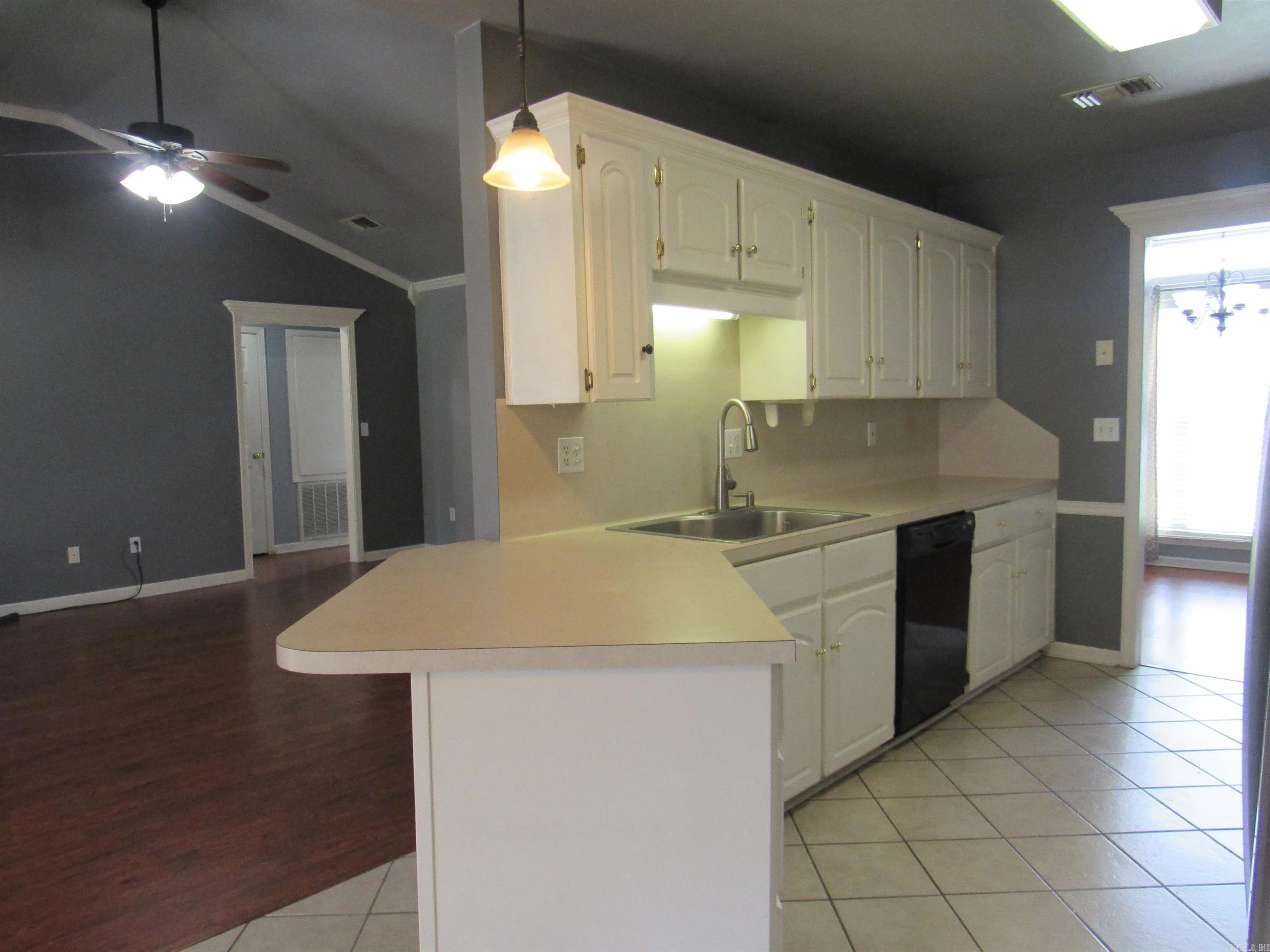 Property at 16  Emerald cir - Image 12