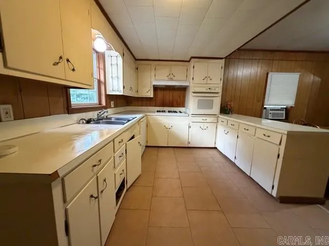Property at 210 W 14th - Image 13