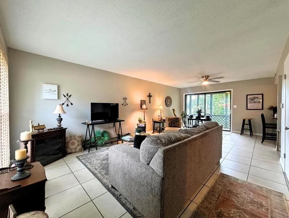 Property at 43  Annette - Image 39