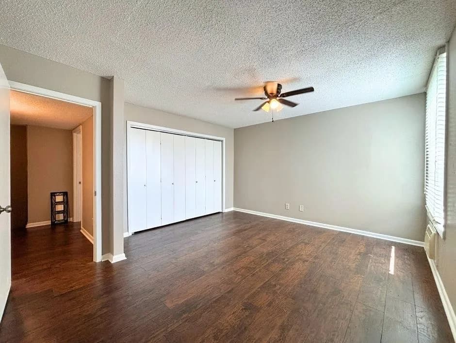 Property at 43  Annette - Image 23