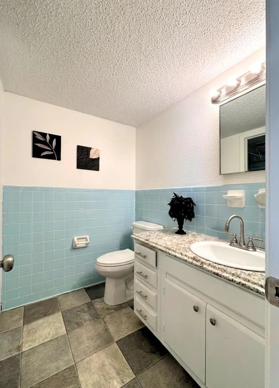 Property at 43  Annette - Image 21
