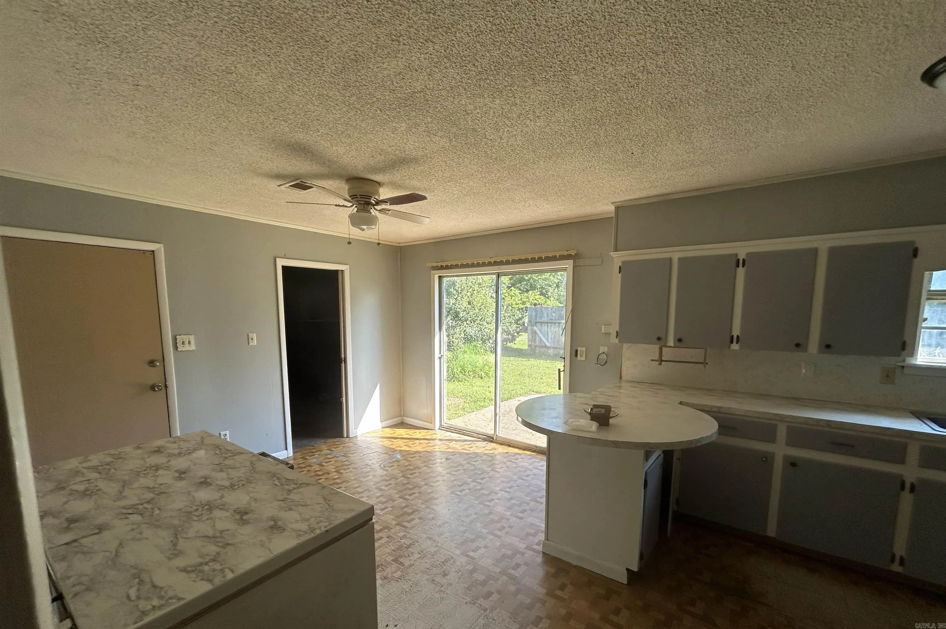 Property at 103 E Yelverton - Image 5