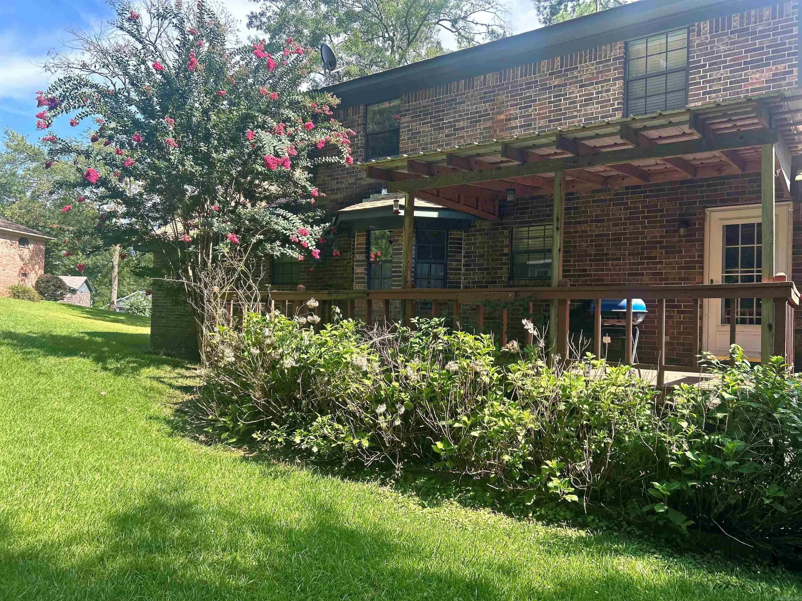 Property at 10  Edgewood - Image 11