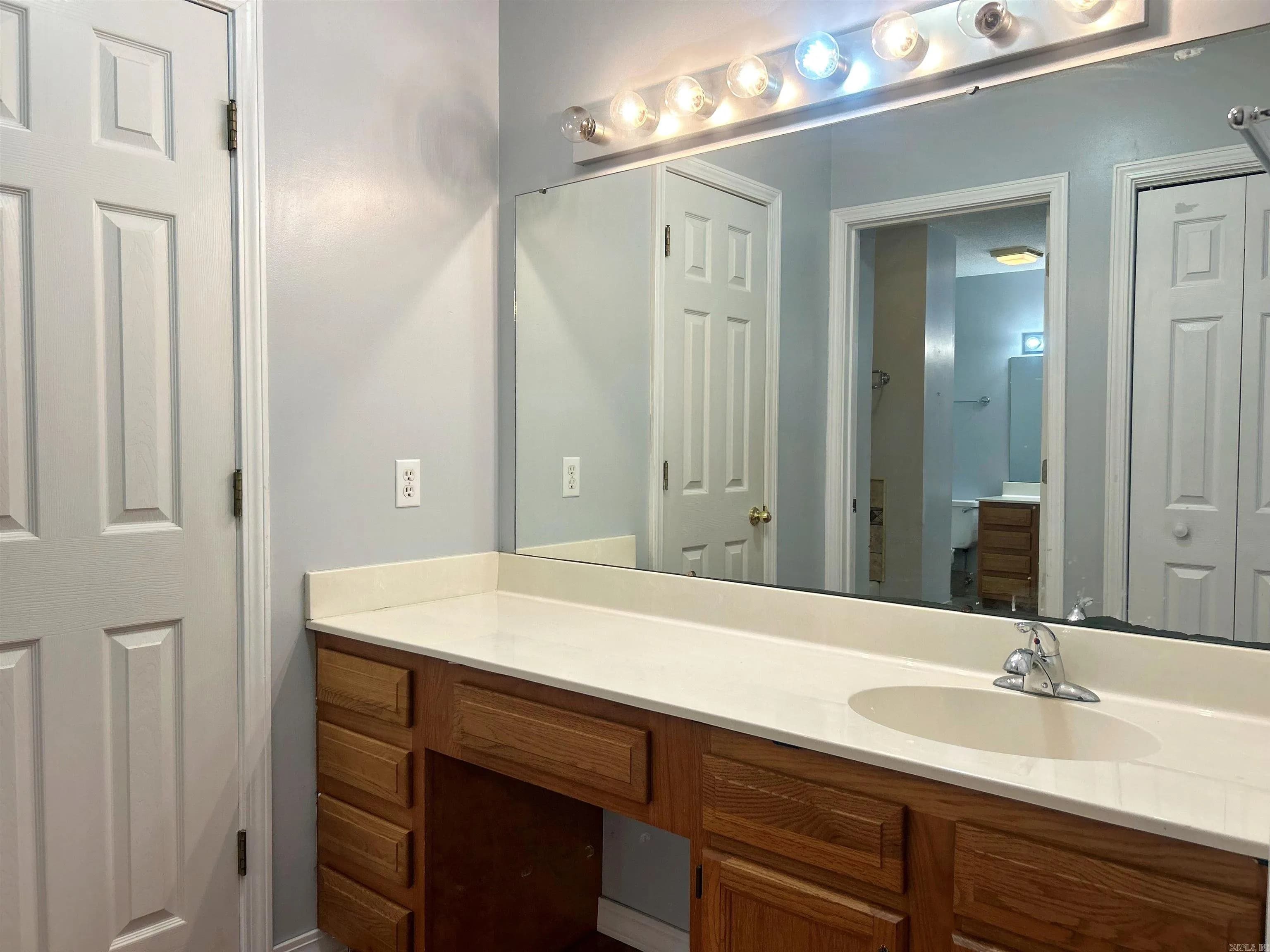 Property at 10  Edgewood - Image 30