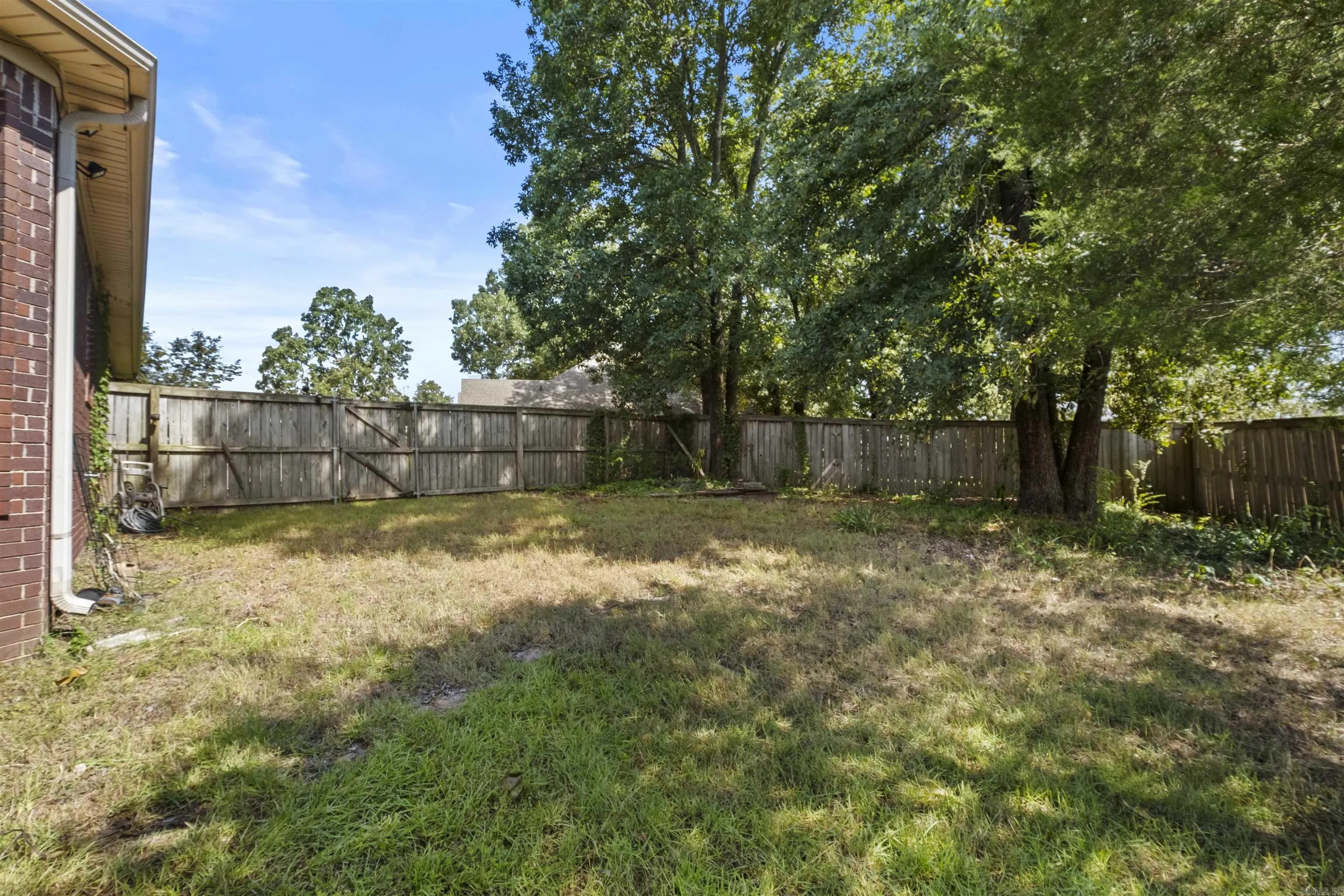 Property at 6000  Reveille - Image 33