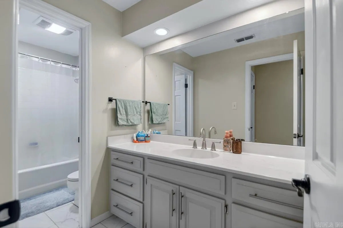 Property at 4  Combonne - Image 22