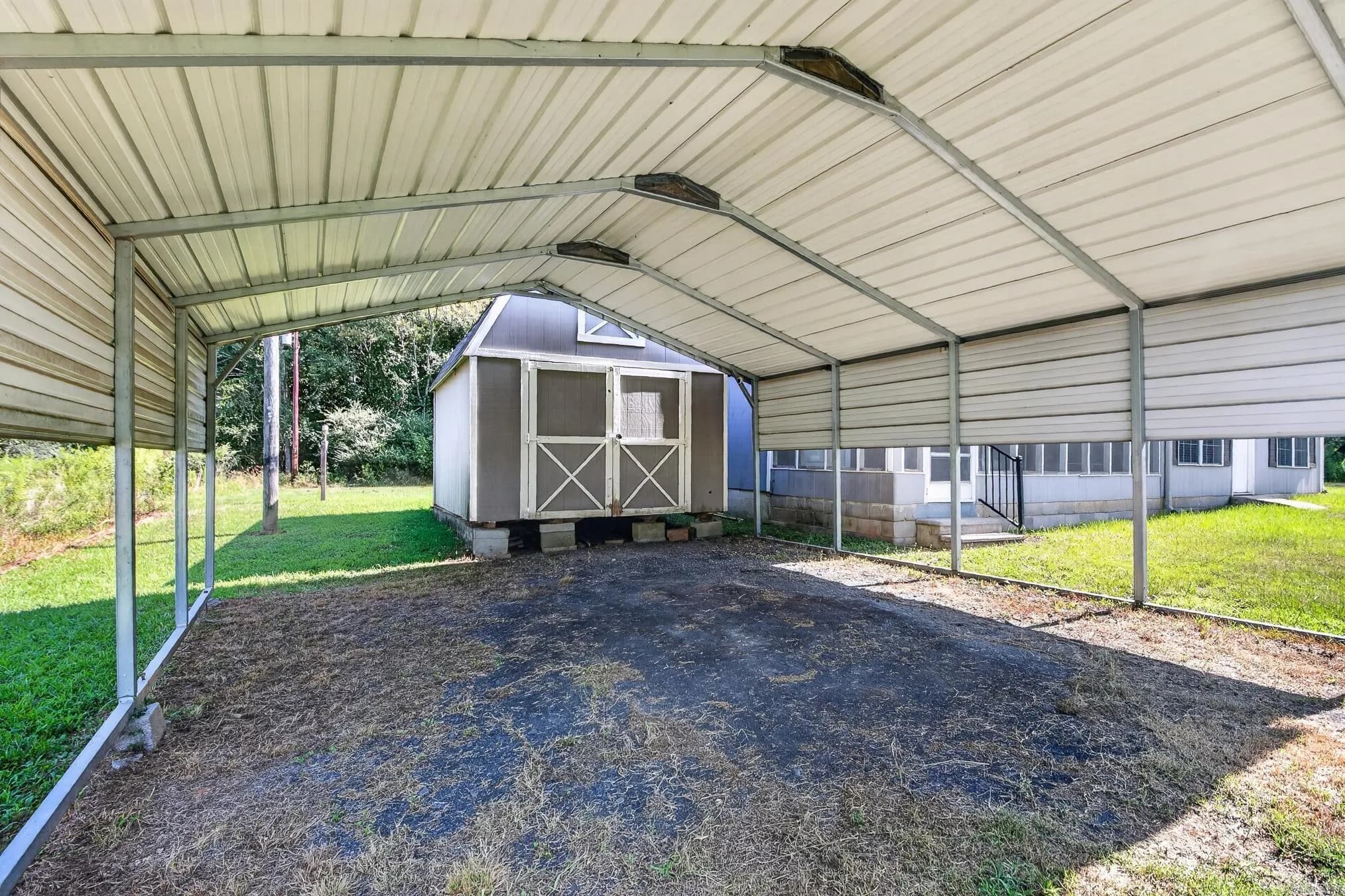 Property at 4026  Lena - Image 4
