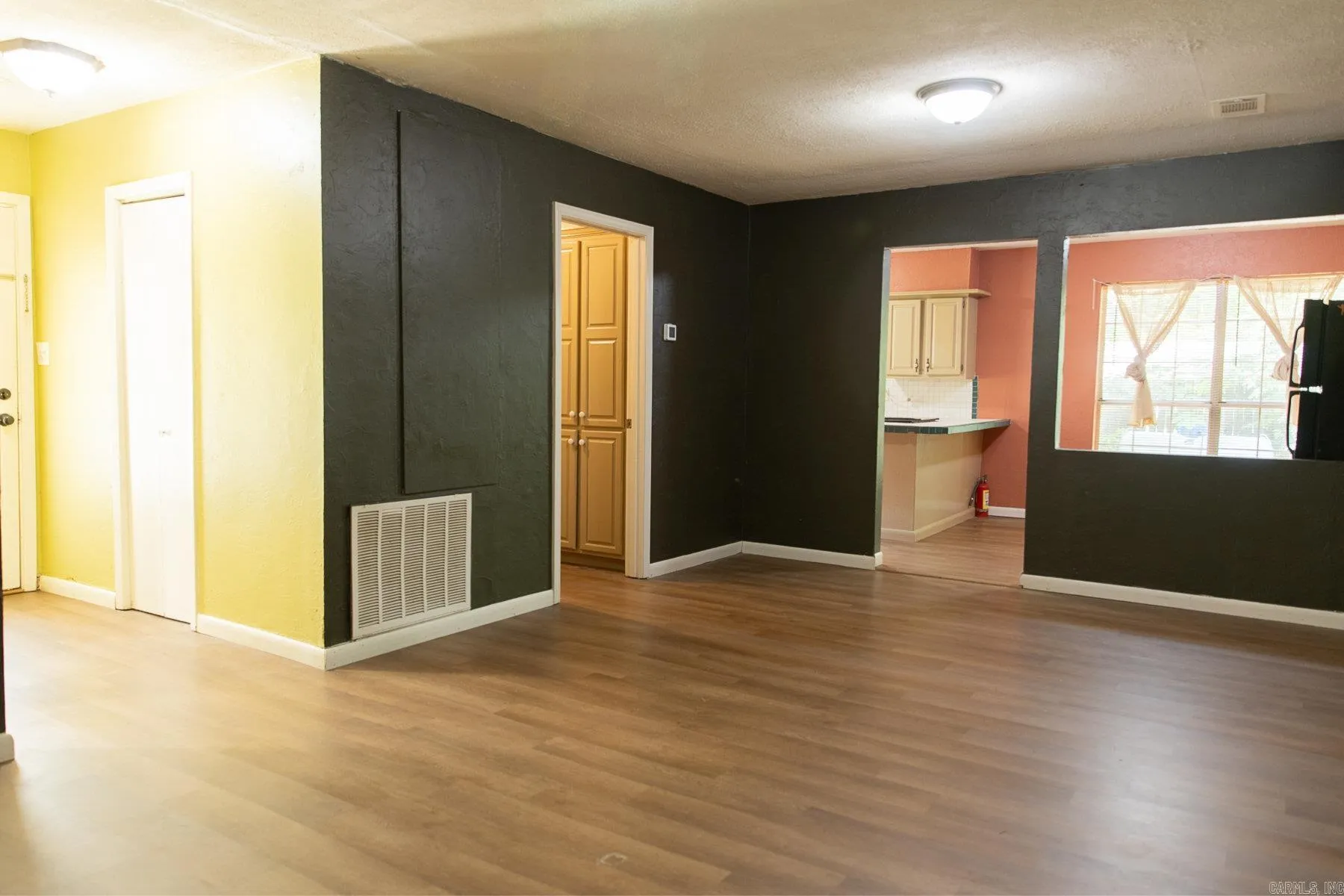 Property at 49 S Chinkapin - Image 12