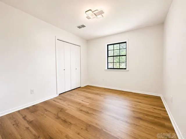Property at 1107  Dogwood - Image 7