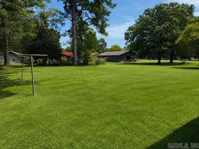 Property at 1107  Dogwood - Image 3