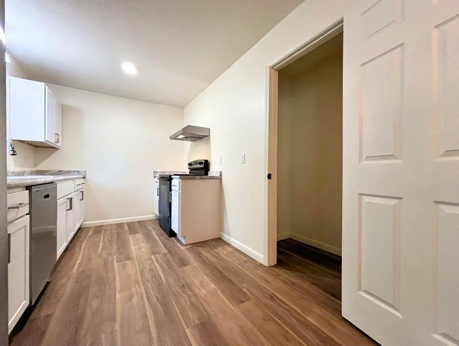 Property at 23  Immokalee - Image 14