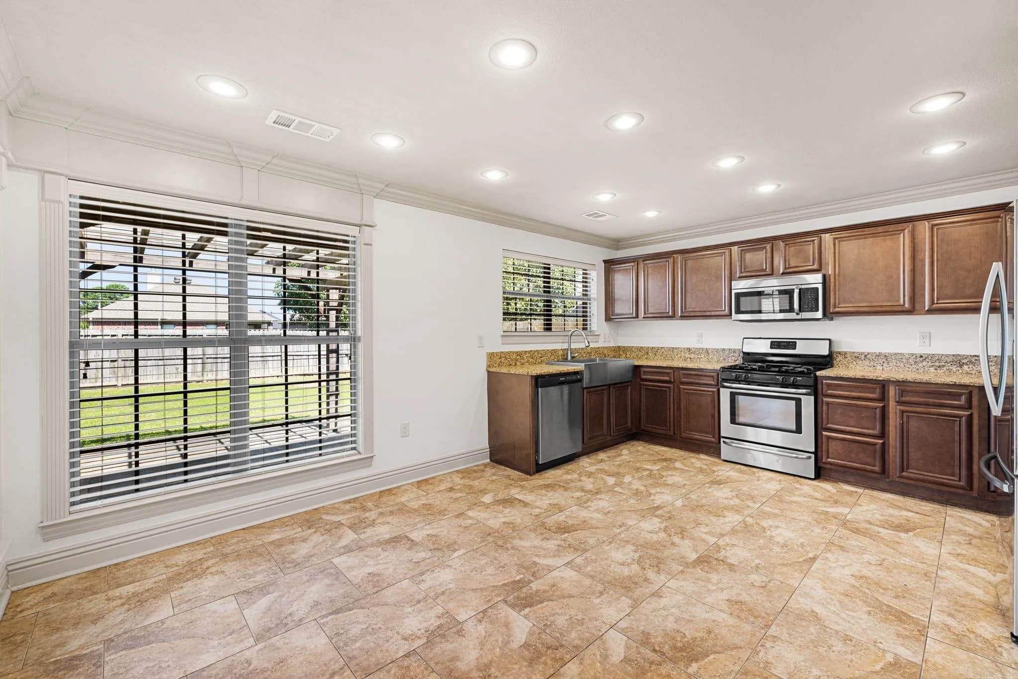 Property at 109  Danielle cir - Image 9