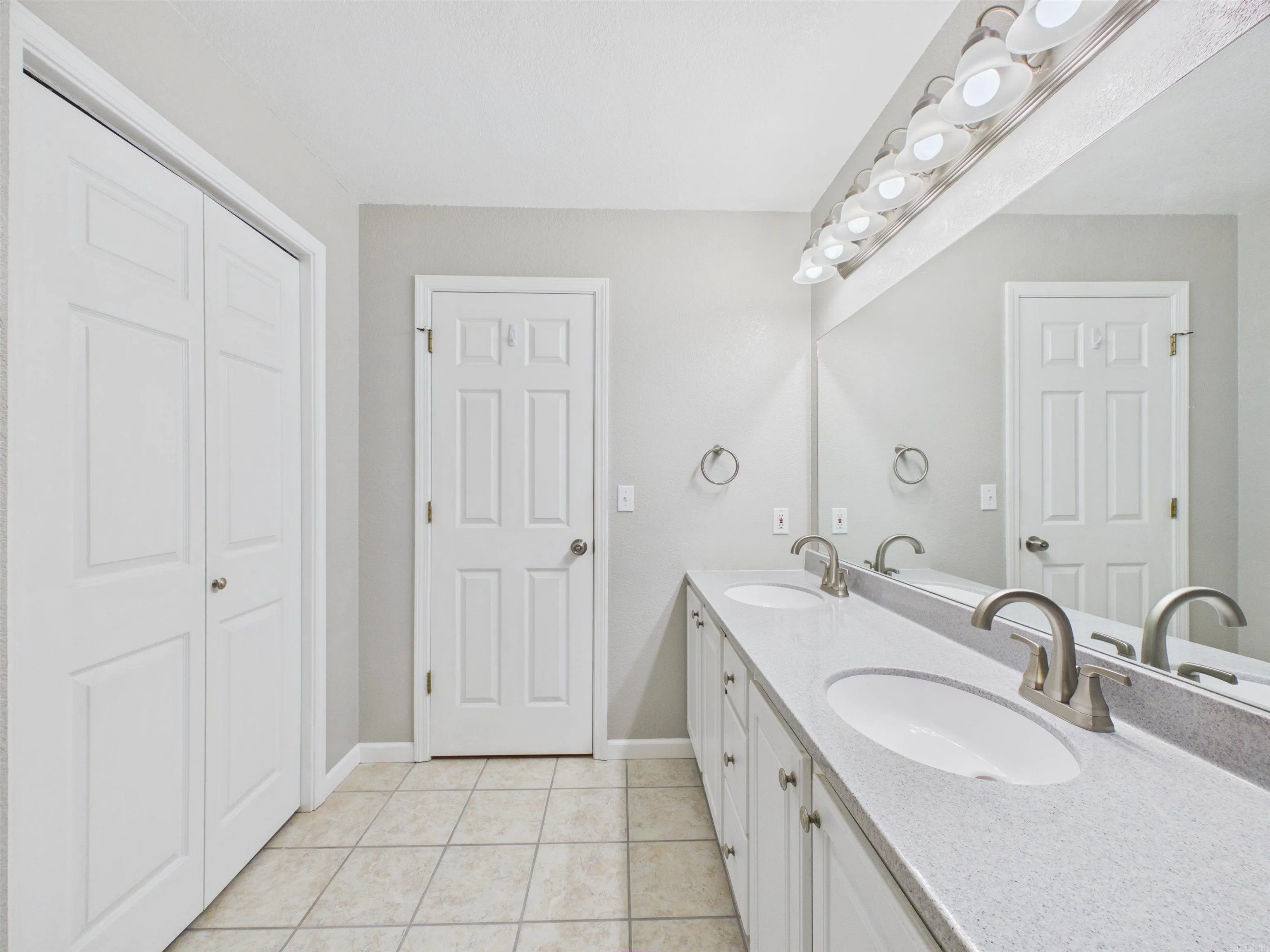 Property at 3  Jace - Image 35