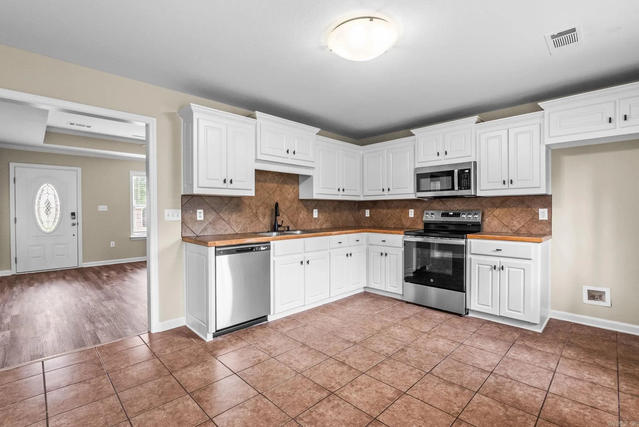 Property at 207  Franklin - Image 14