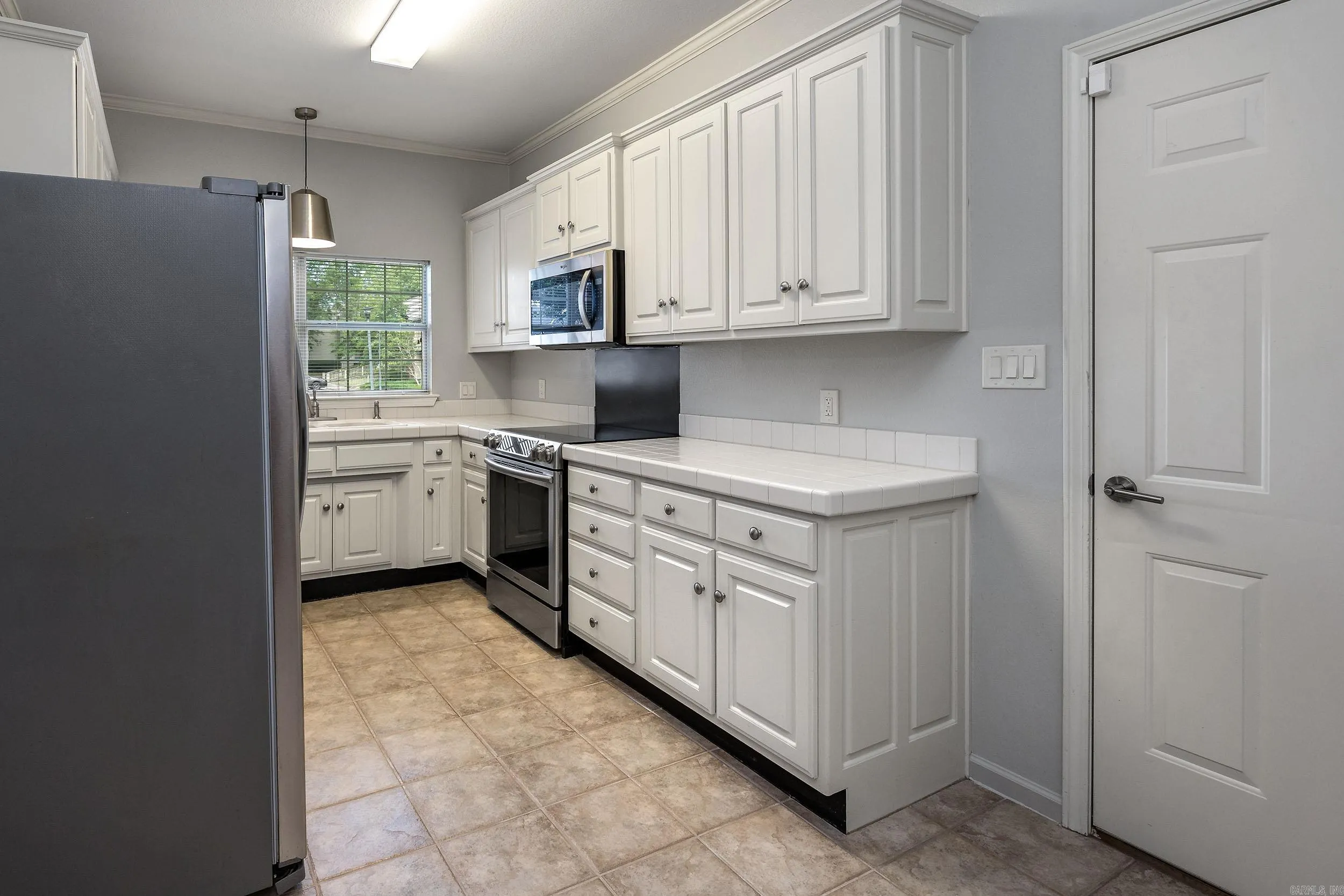 Property at 28  Foxcroft village dr - Image 8