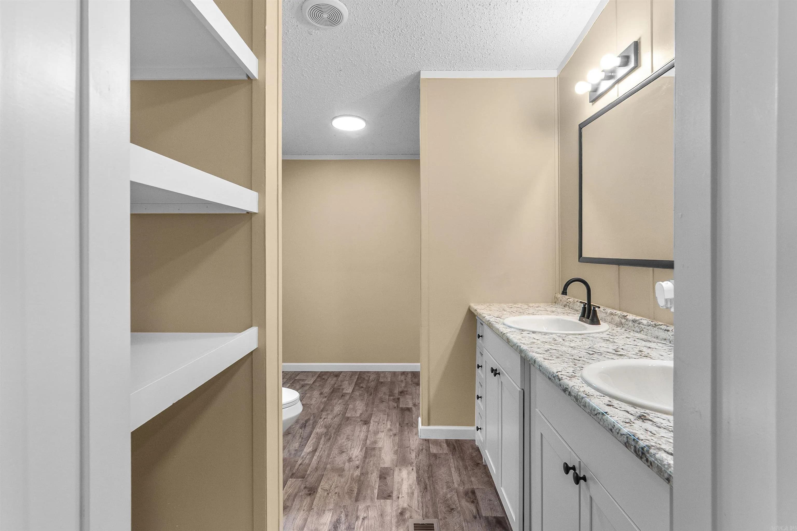 Property at 2507  Jackson 301 - Image 33