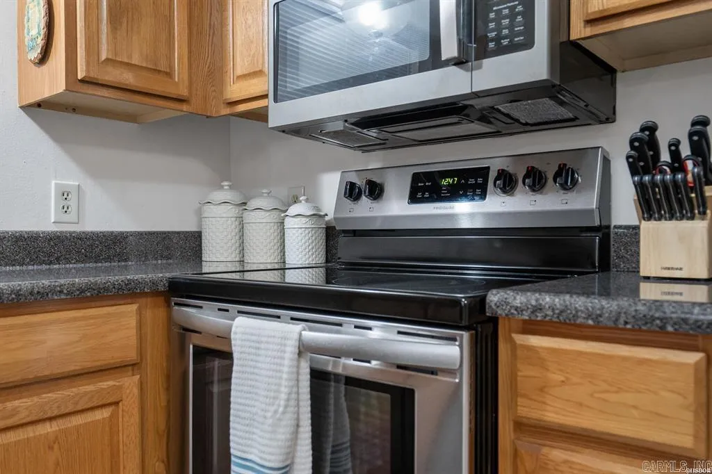 Property at 125  Carl, 64 - Image 9