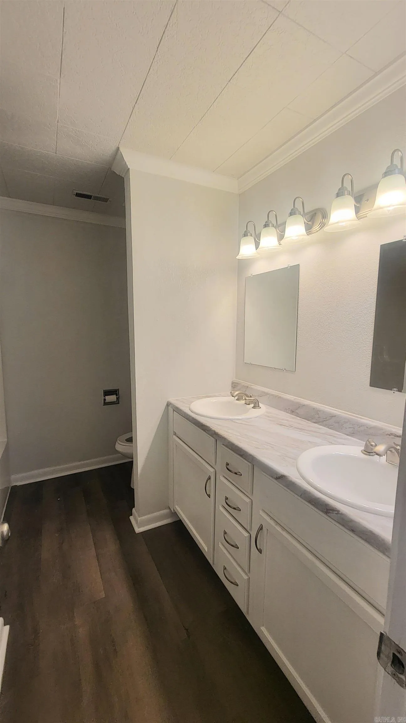 Property at 609  Liberty - Image 7