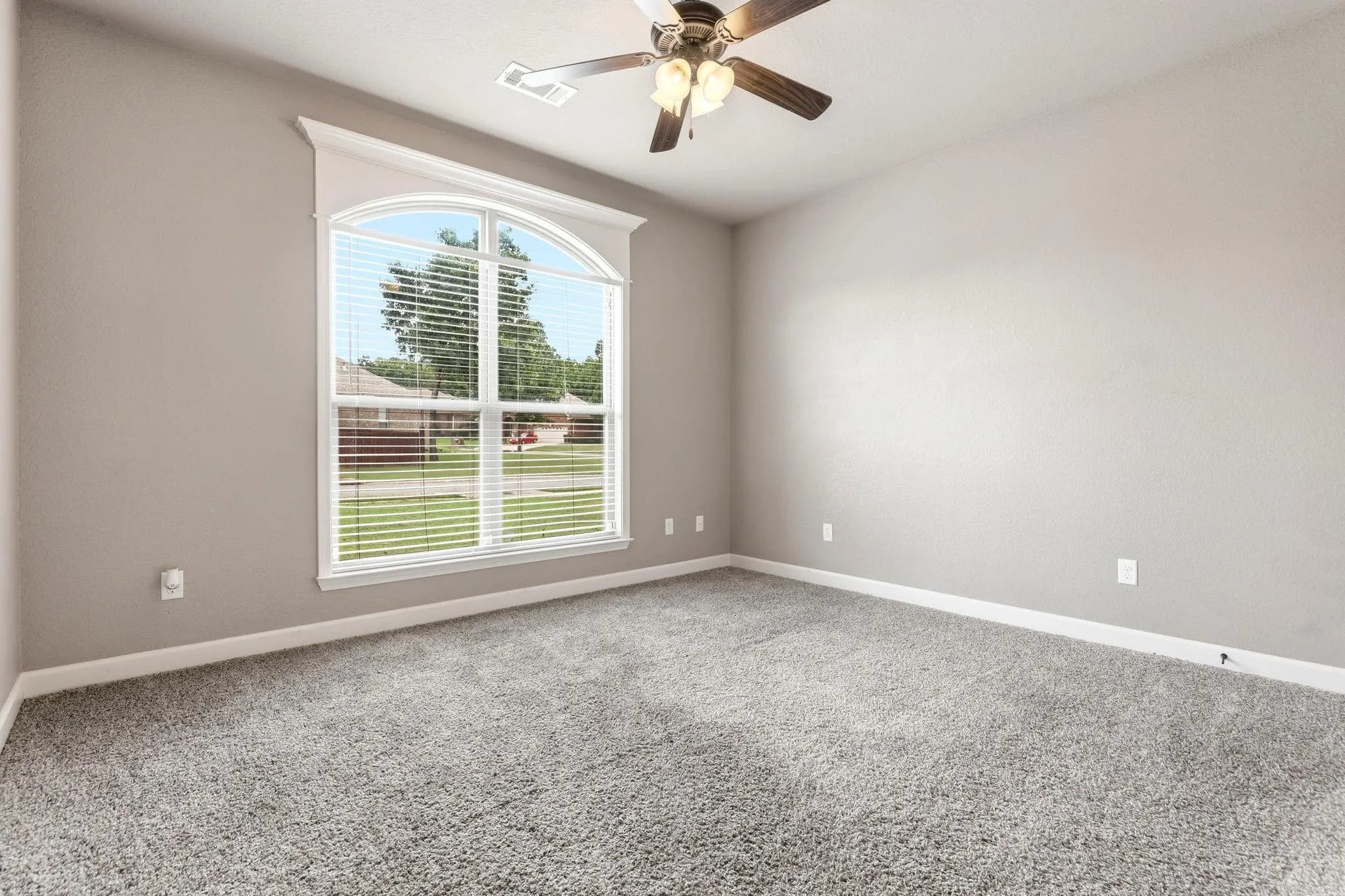 Property at 204  Forest oak - Image 30