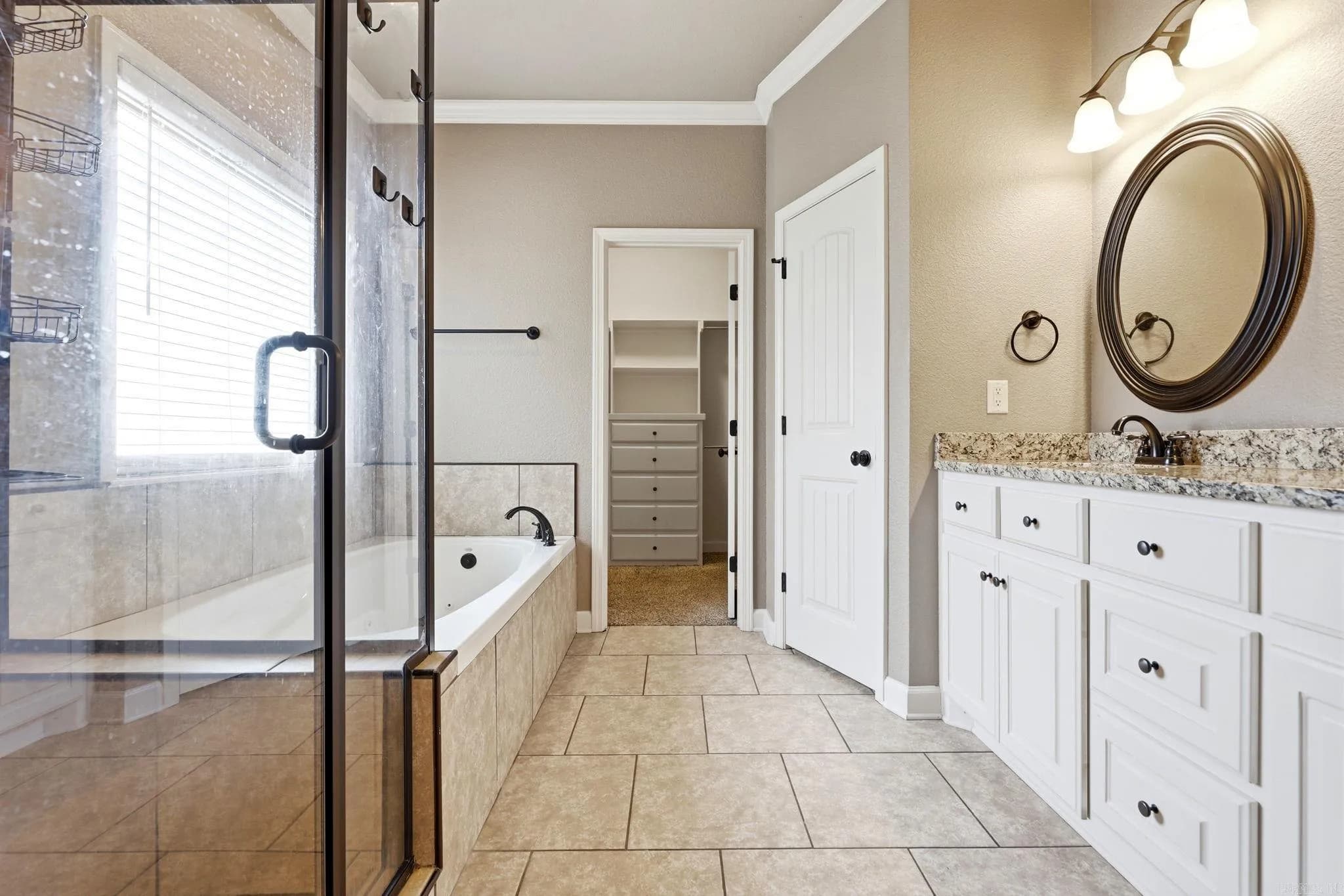 Property at 204  Forest oak - Image 25