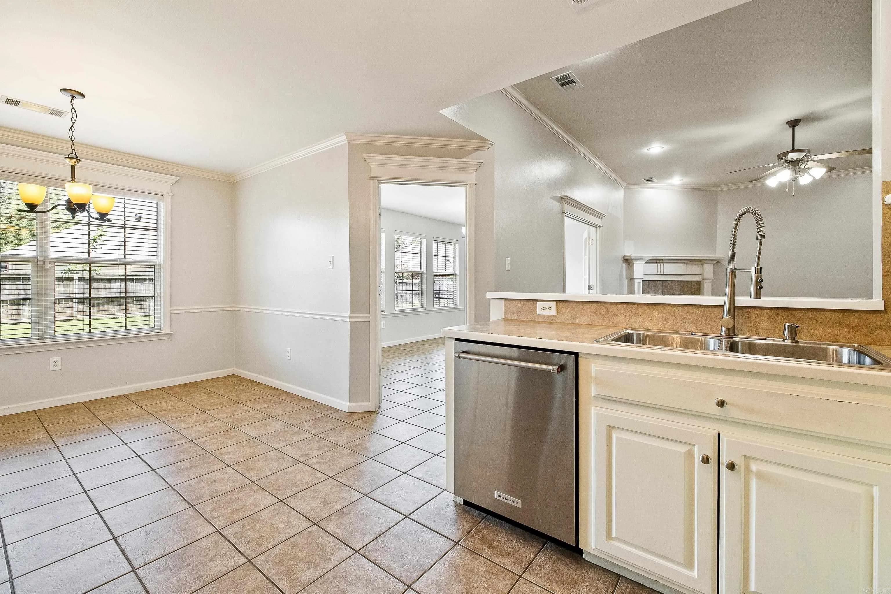 Property at 3503  Peachtree - Image 9