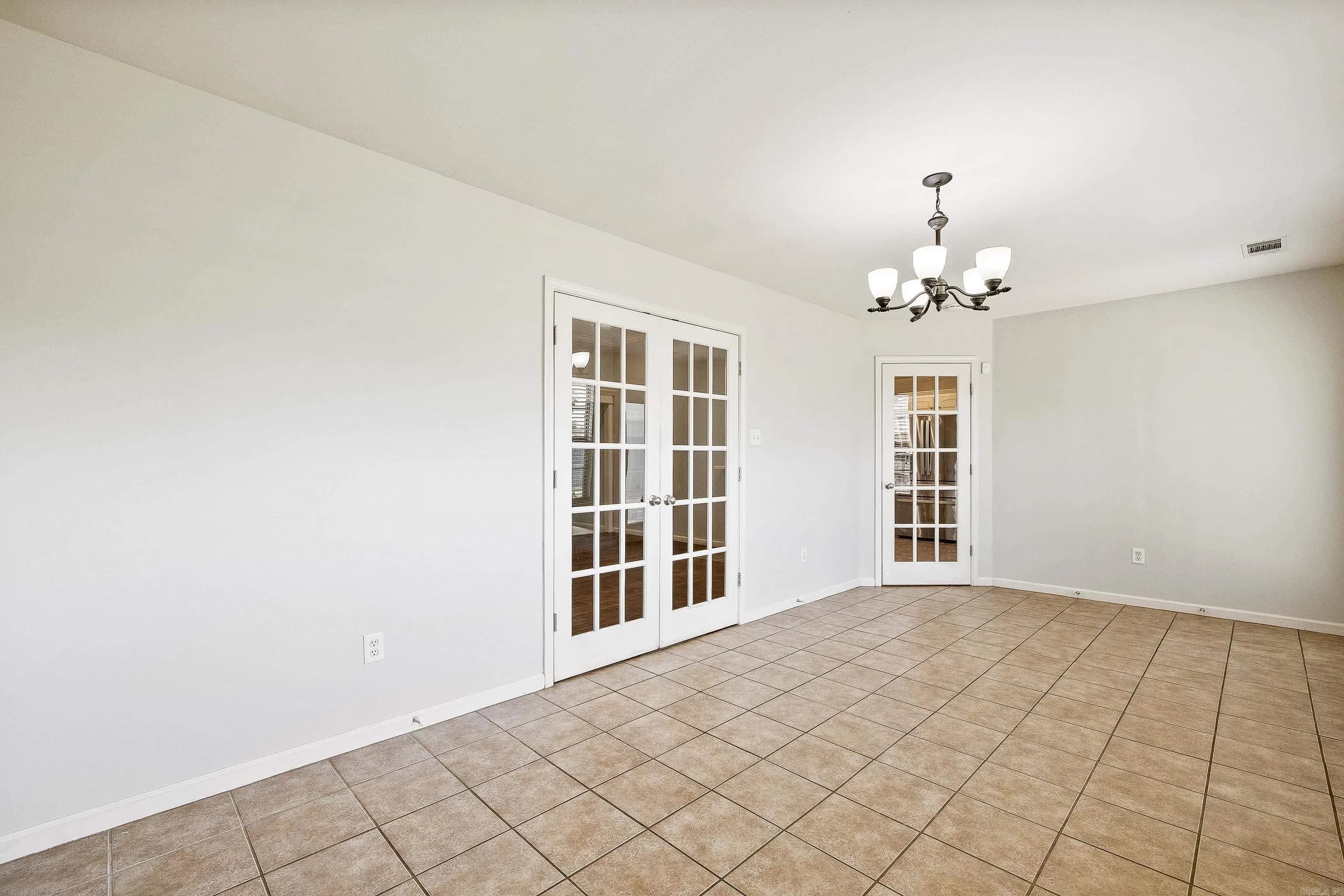 Property at 3503  Peachtree - Image 18