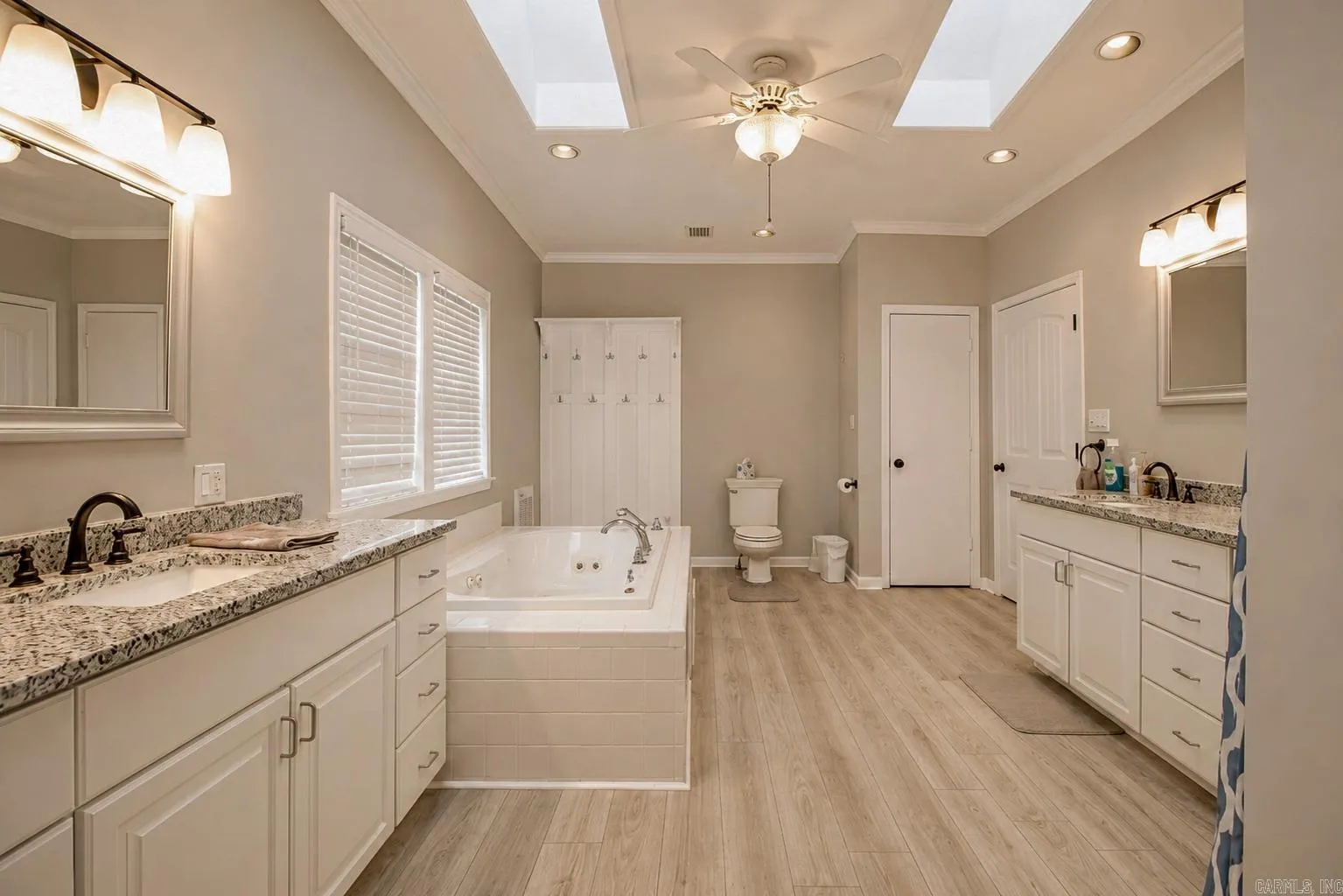 Property at 5210  Peachtree - Image 18