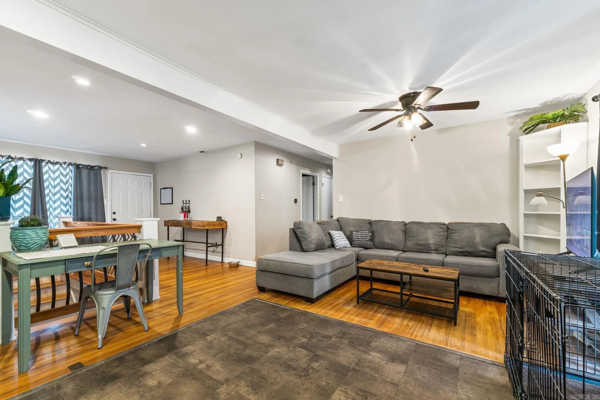 Property at 502 W Scenic - Image 11
