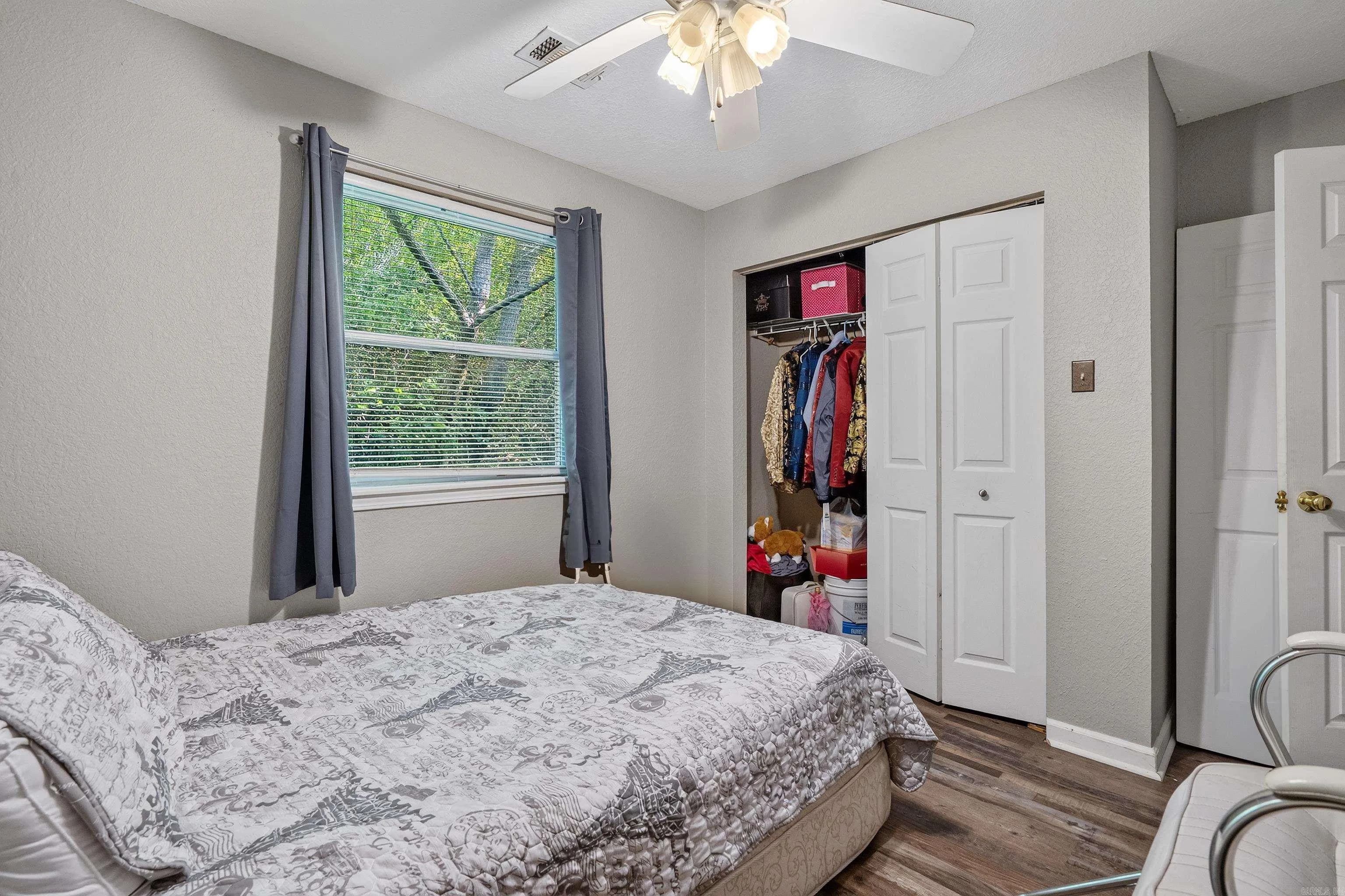 Property at 218  Illinois - Image 20