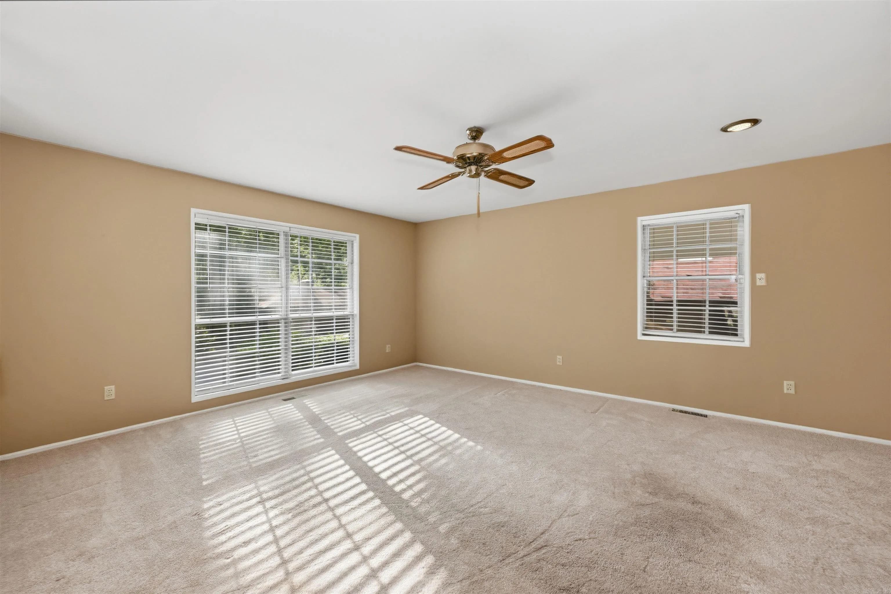 Property at 2107  Biscayne - Image 4