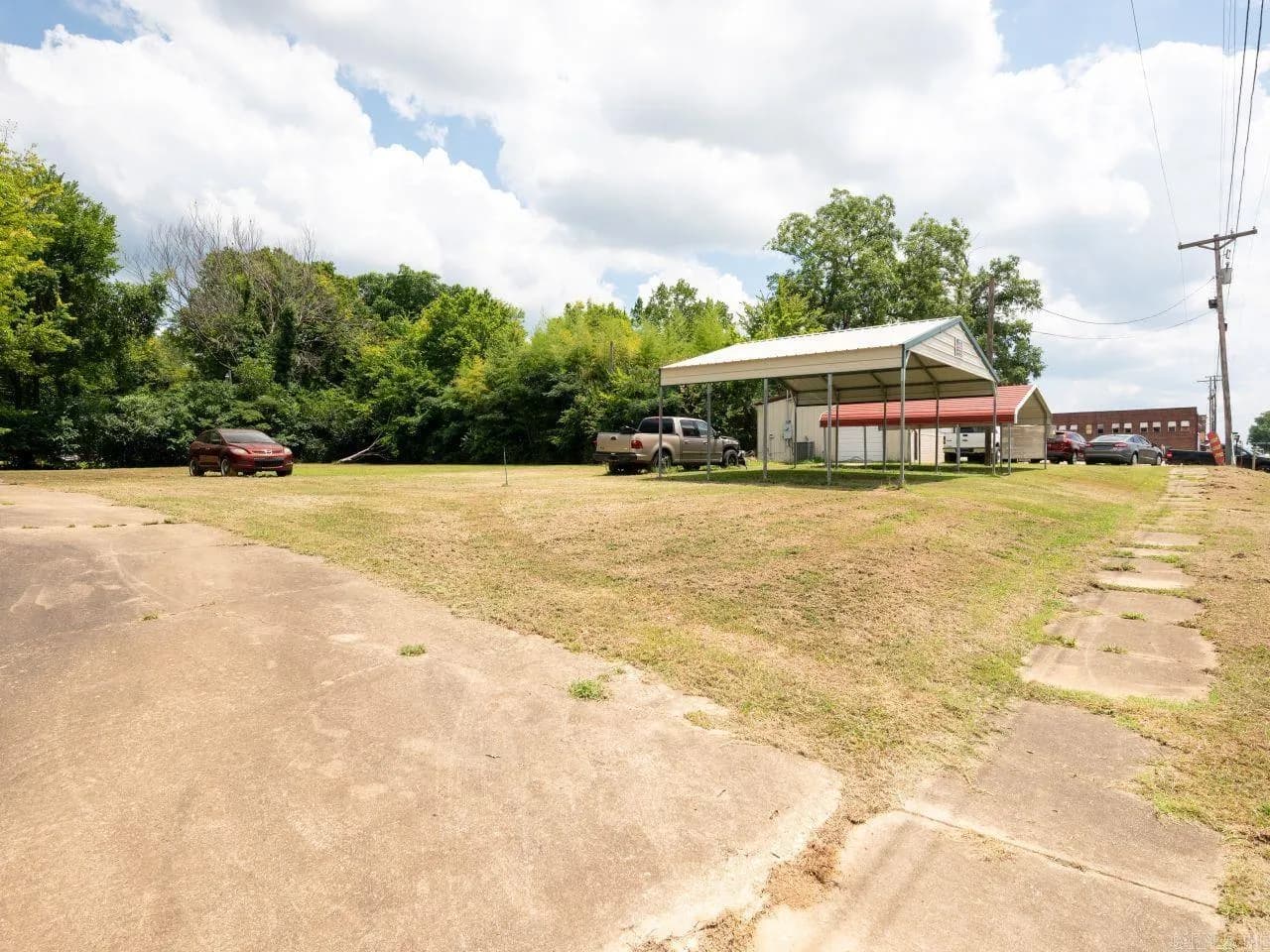 Property at 300 W Broadway - Image 15