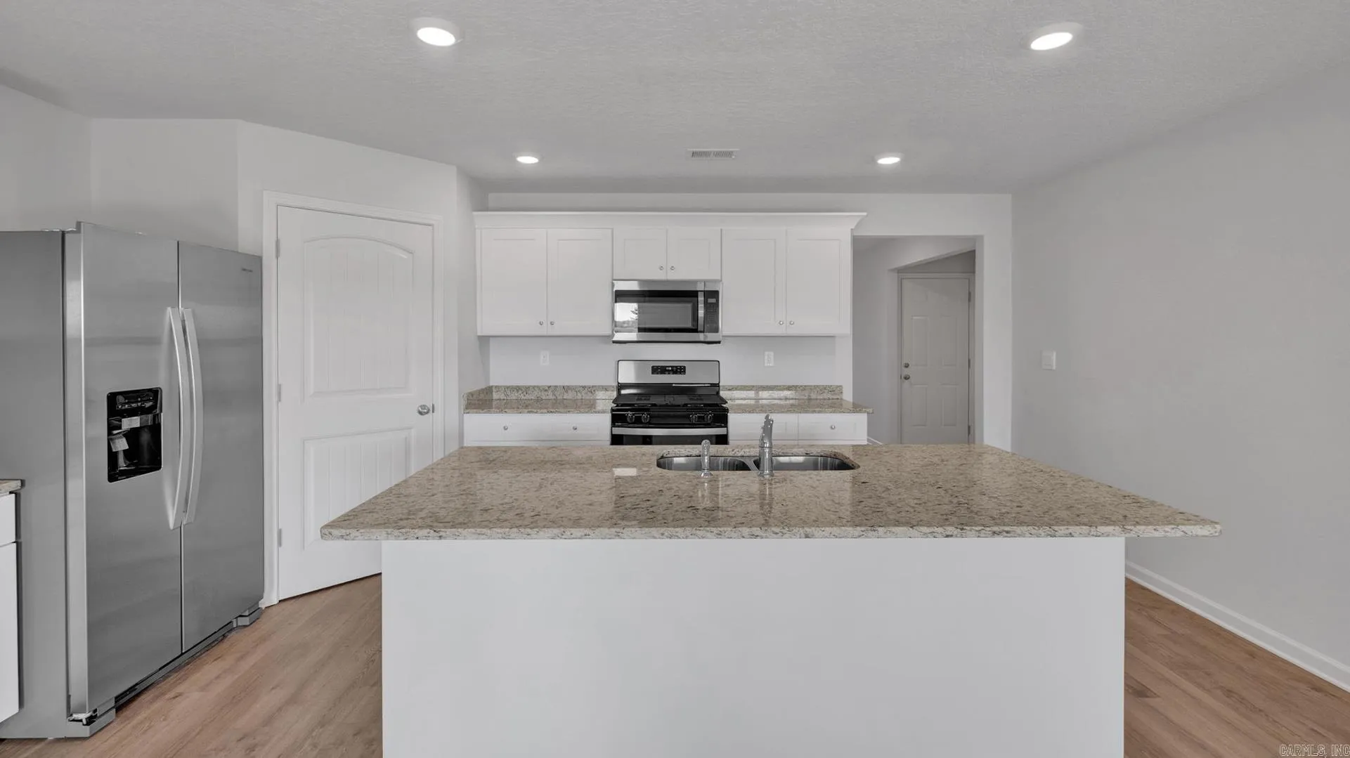 Property at 3400  Hawthorn - Image 4