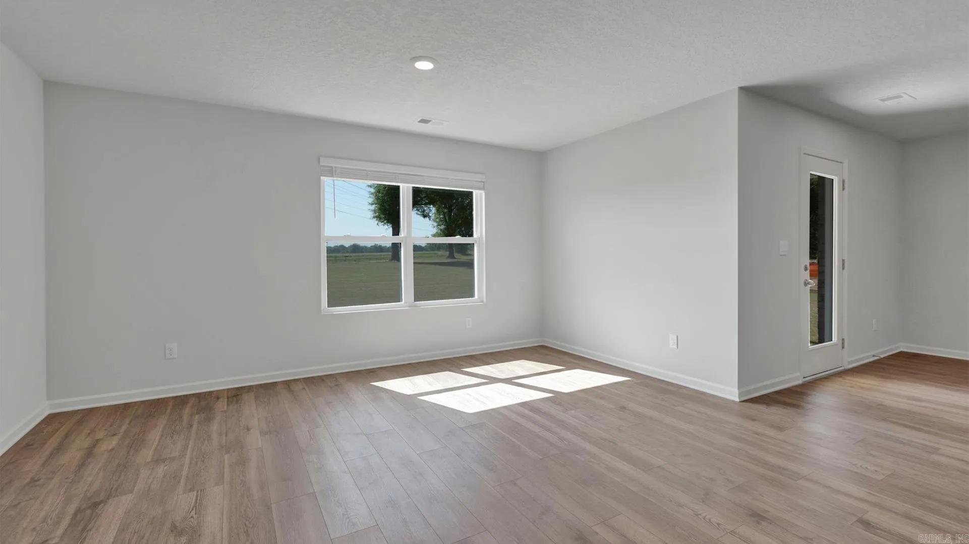 Property at 3400  Hawthorn - Image 17