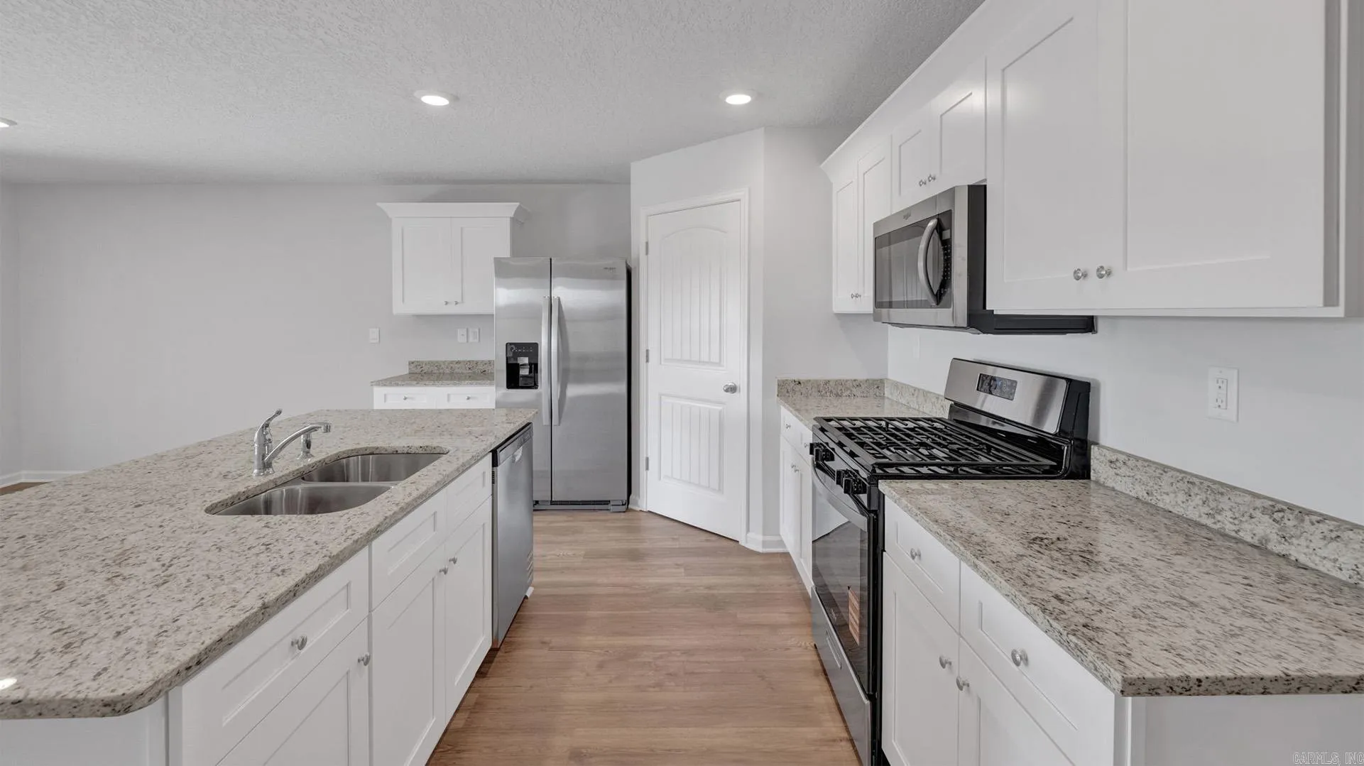 Property at 3400  Hawthorn - Image 5