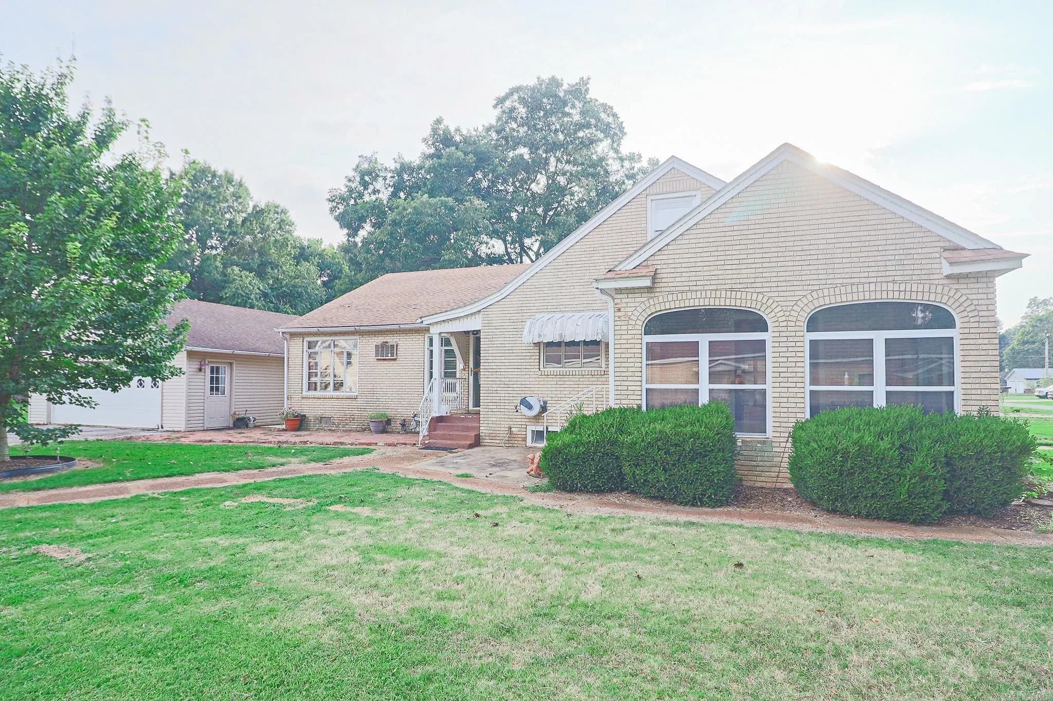 Property at 201  Hughey - Image 8