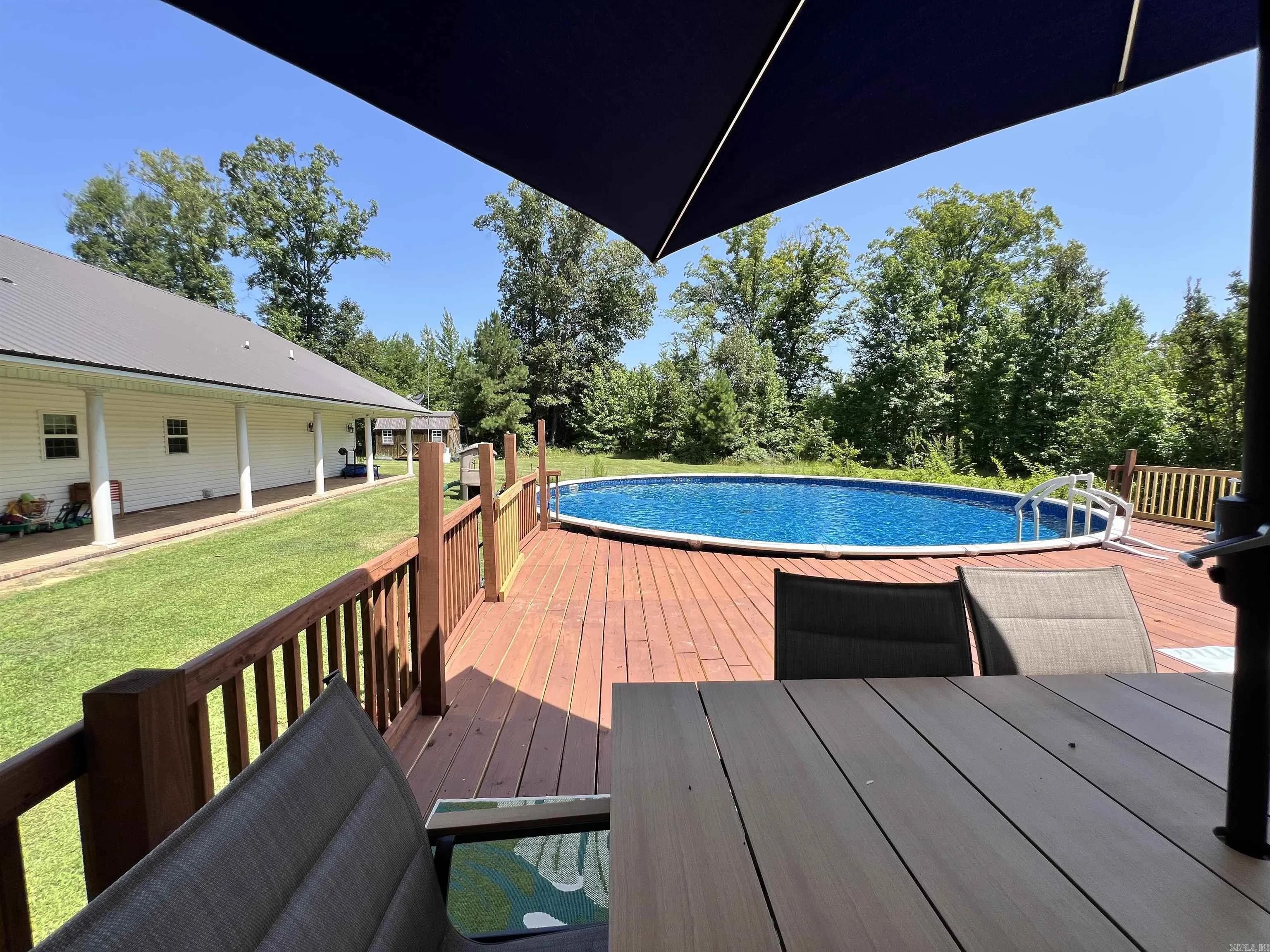 Property at 1678  Gentry - Image 5