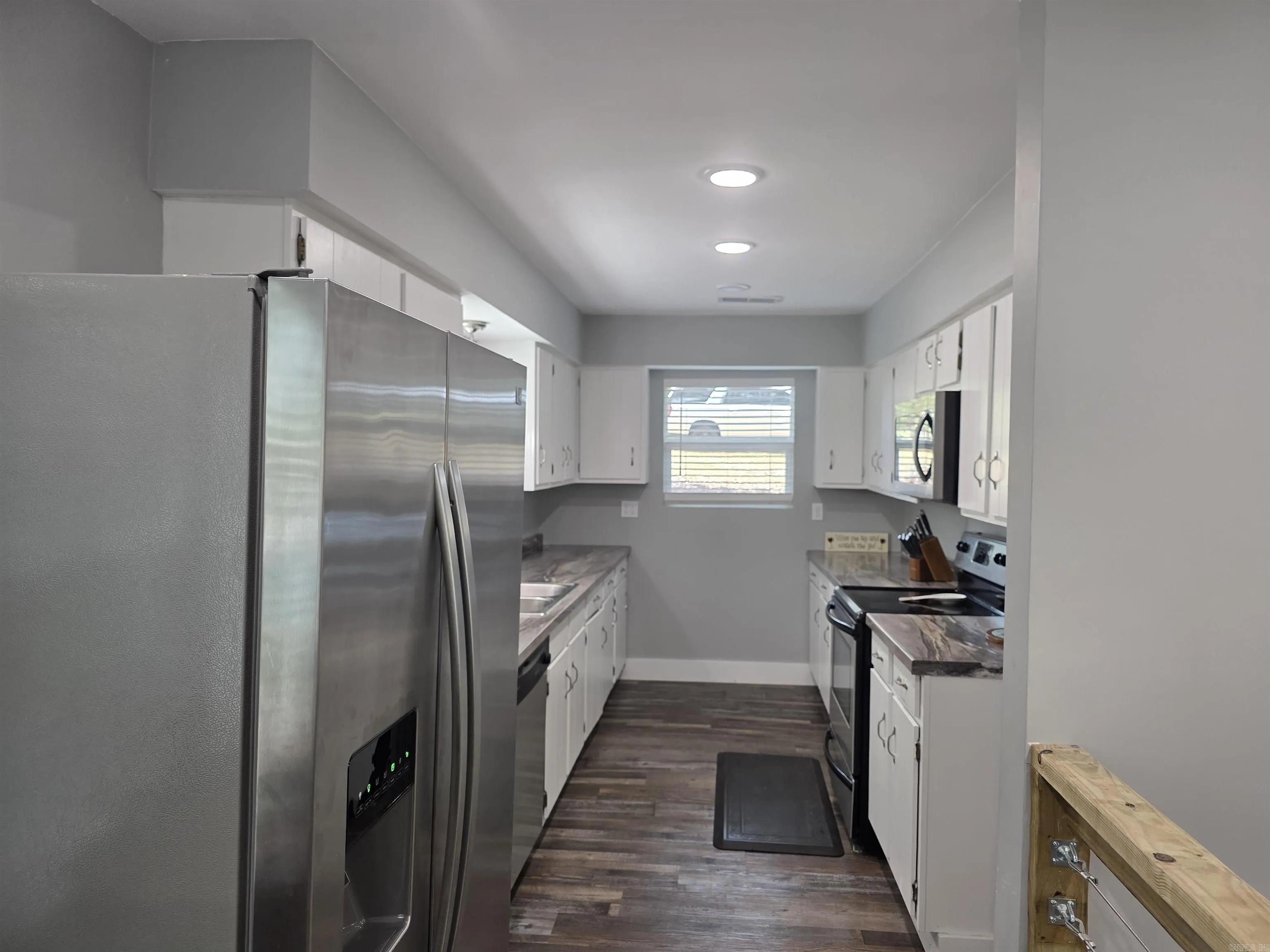 Property at 1000  Twin cove - Image 20