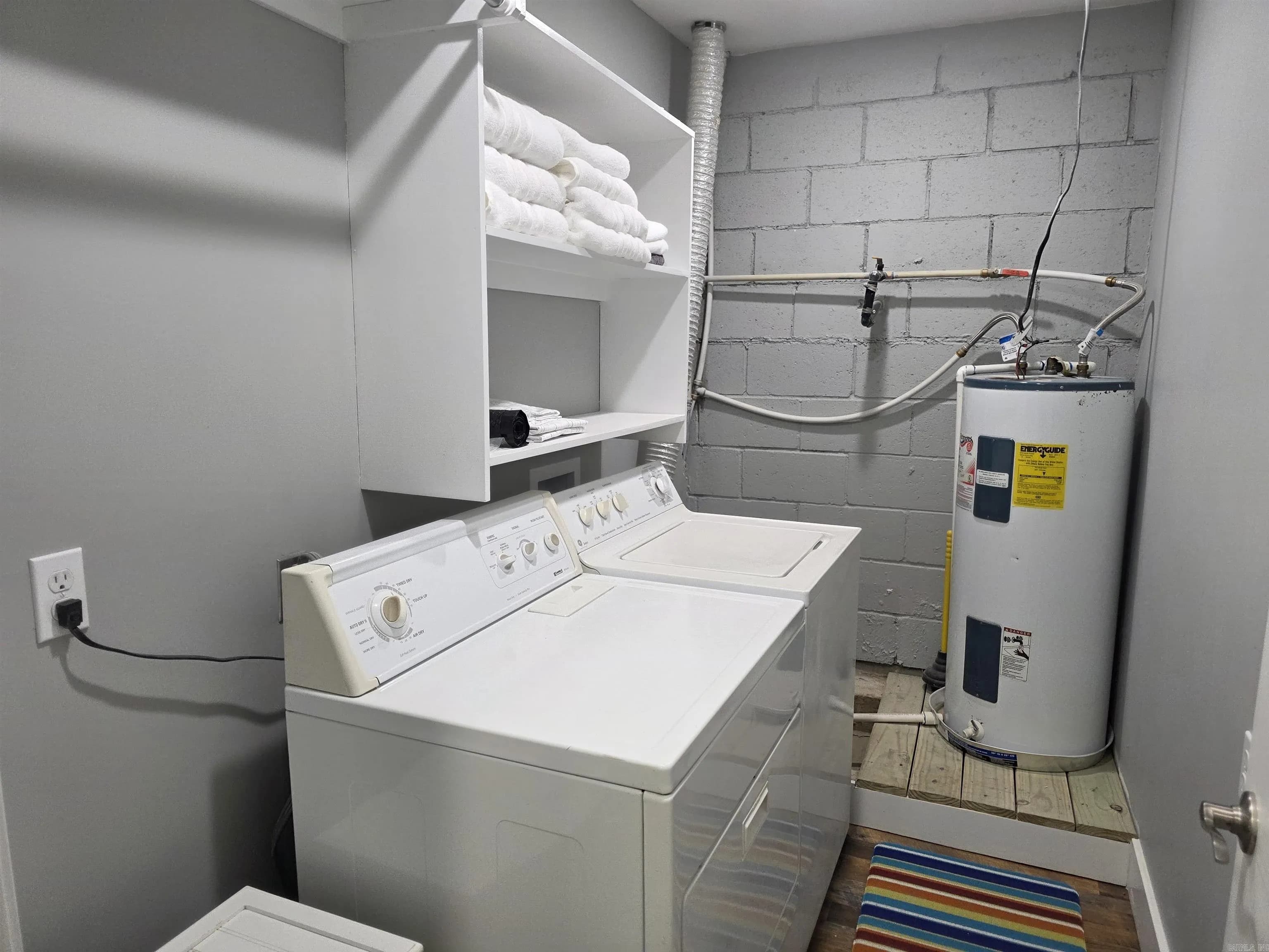 Property at 1000  Twin cove - Image 30