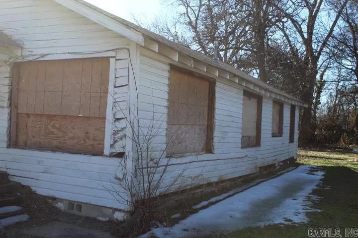 Property at 1413  Vine - Image 3