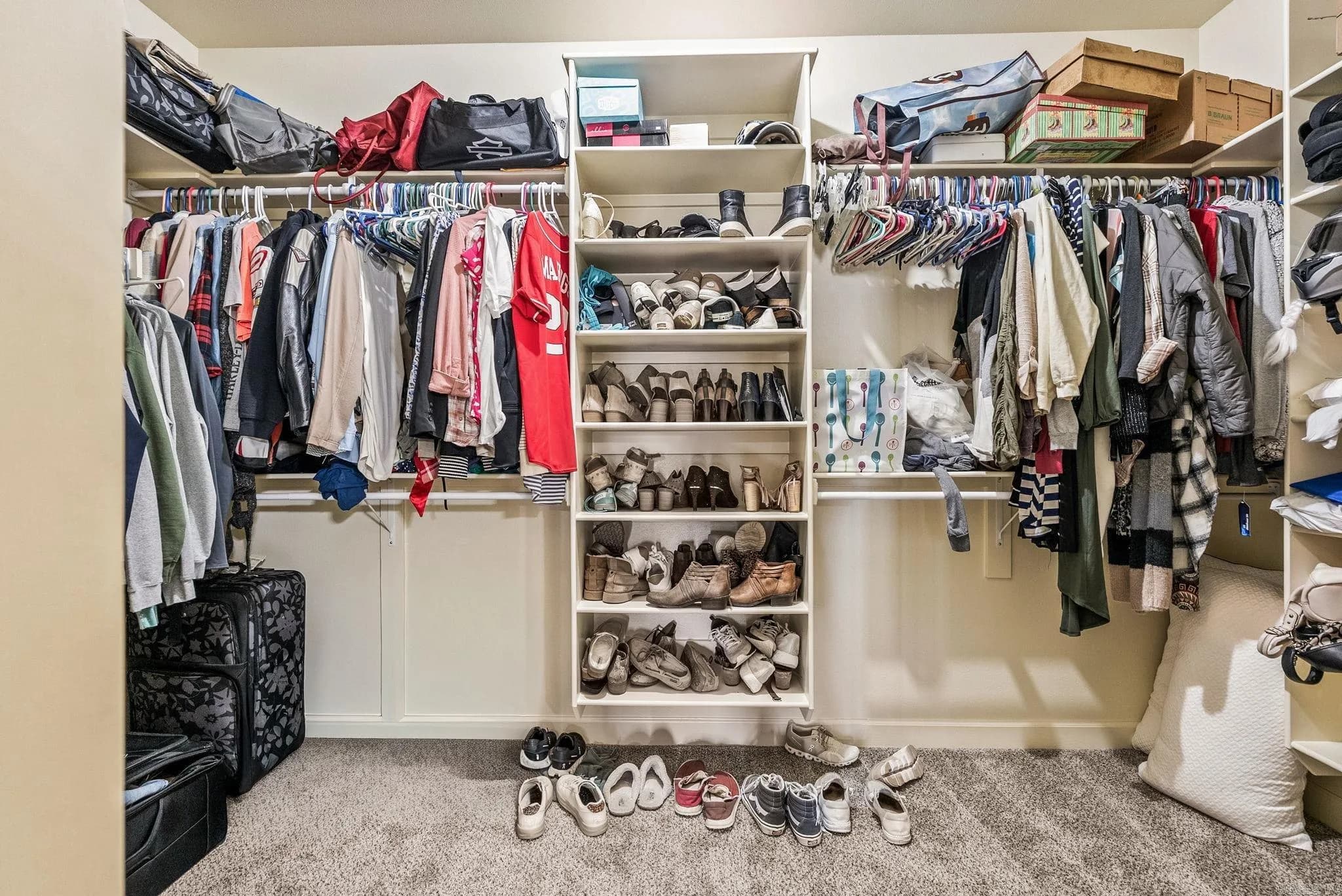 Property at 940  Jaci - Image 30