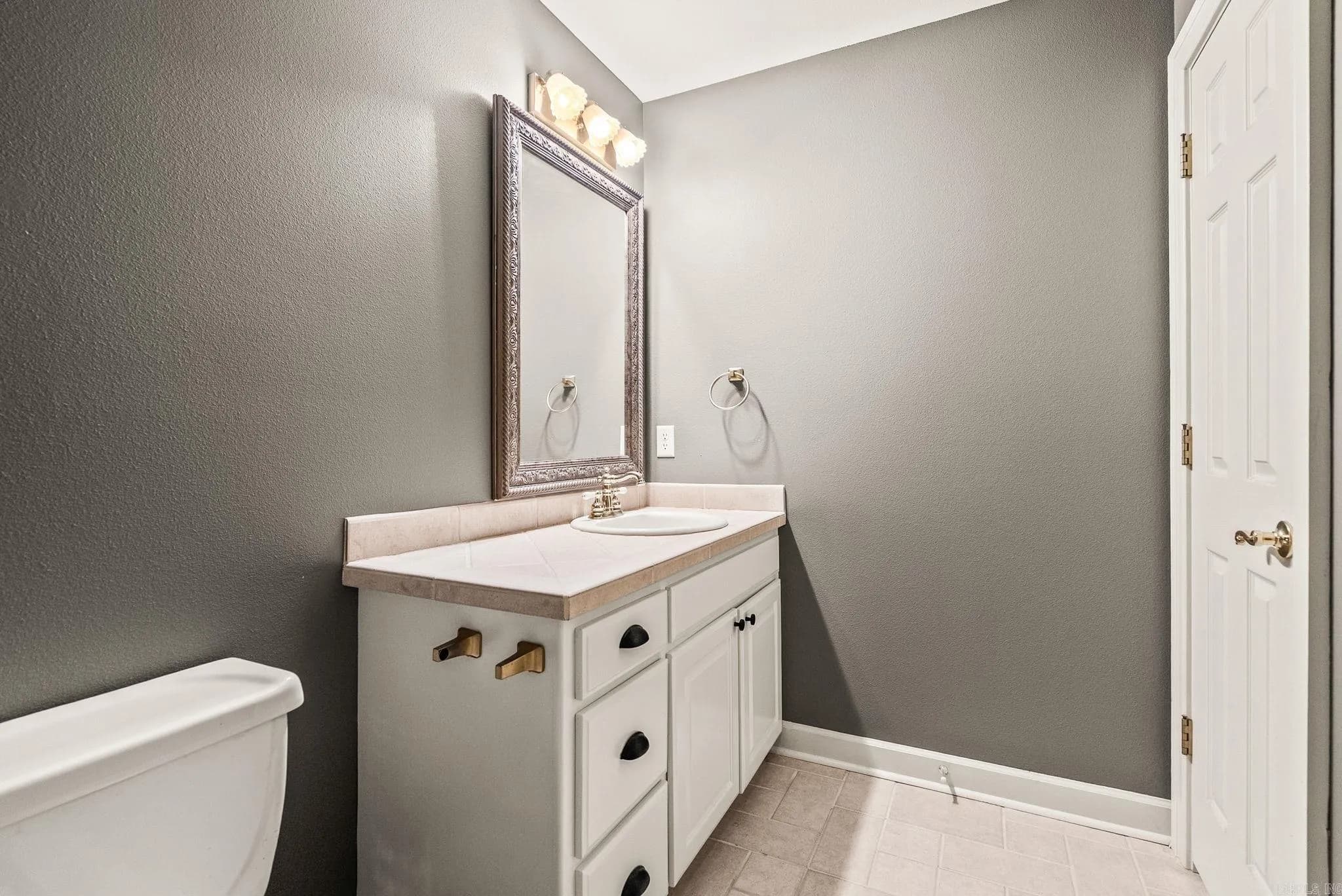 Property at 940  Jaci - Image 35