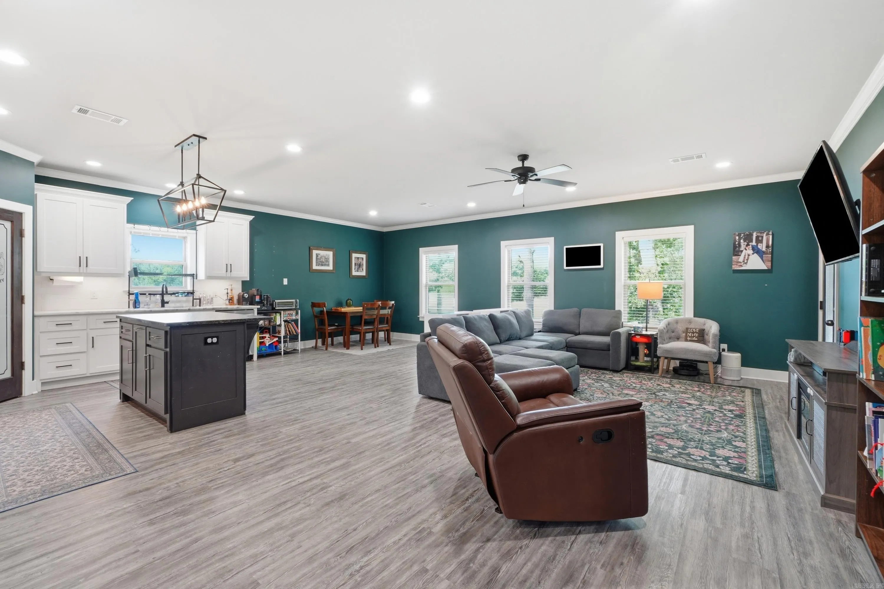 Property at 3005  Miracle heights - Image 7