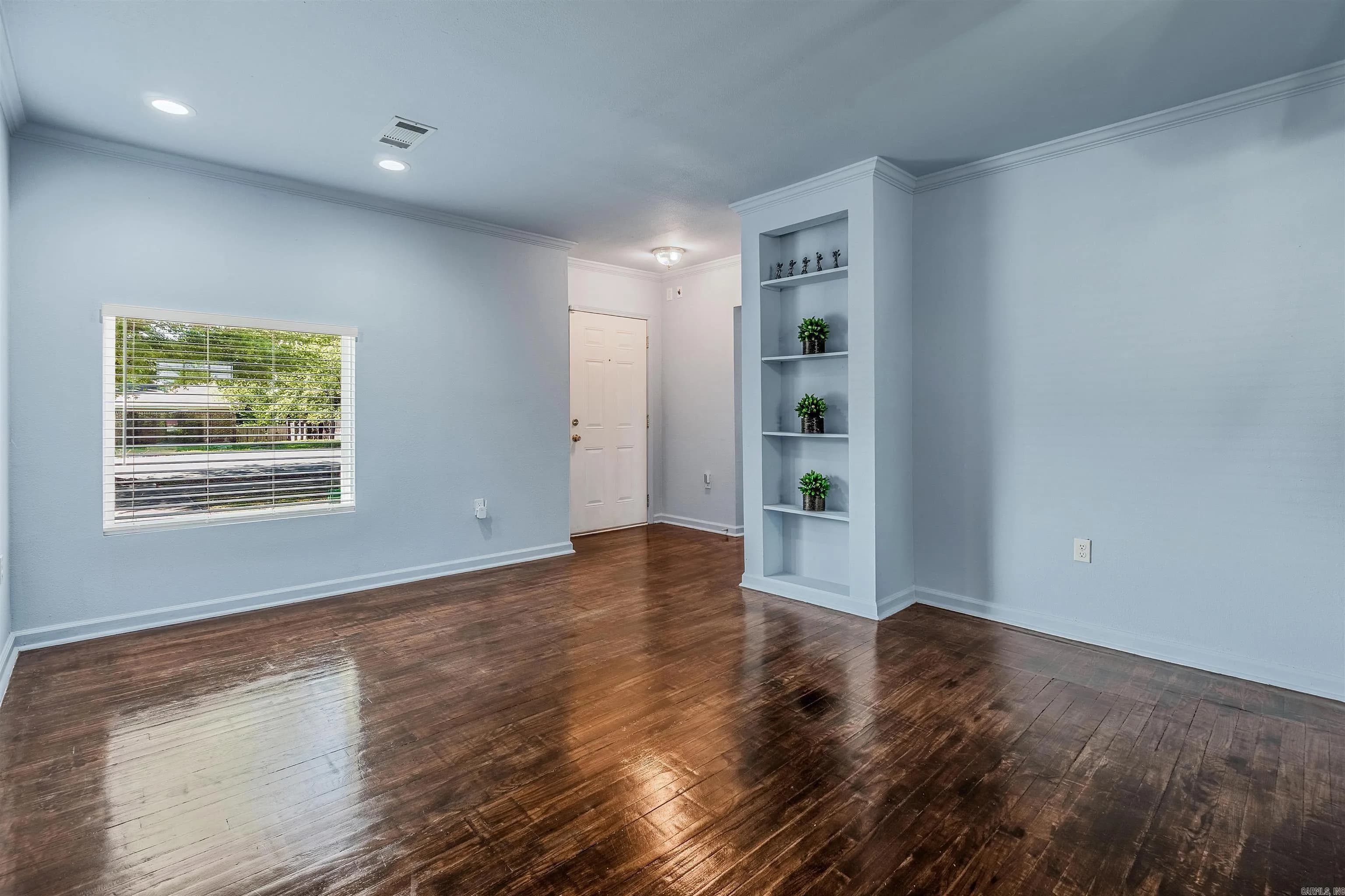 Property at 700 E 21st - Image 2