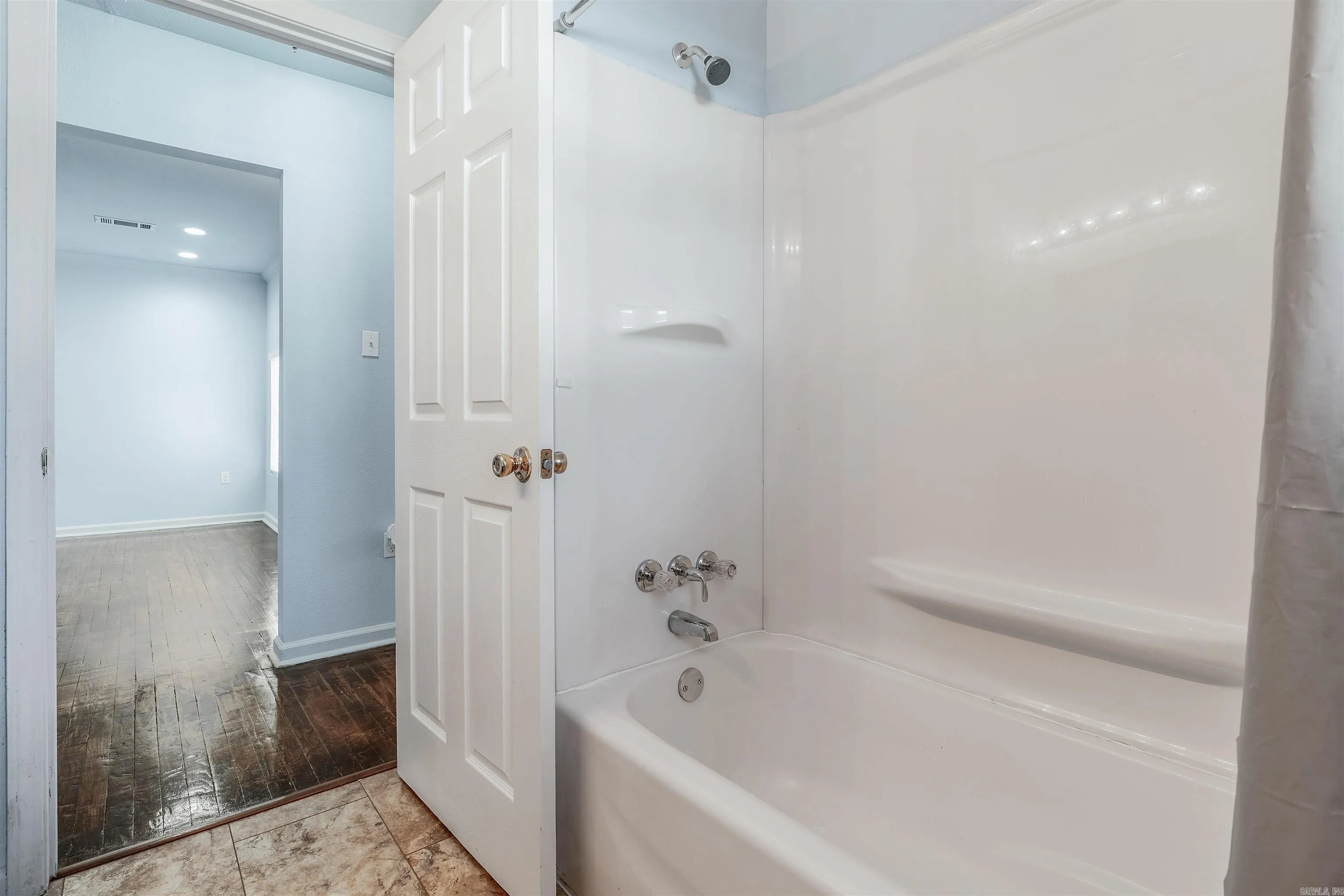 Property at 700 E 21st - Image 21